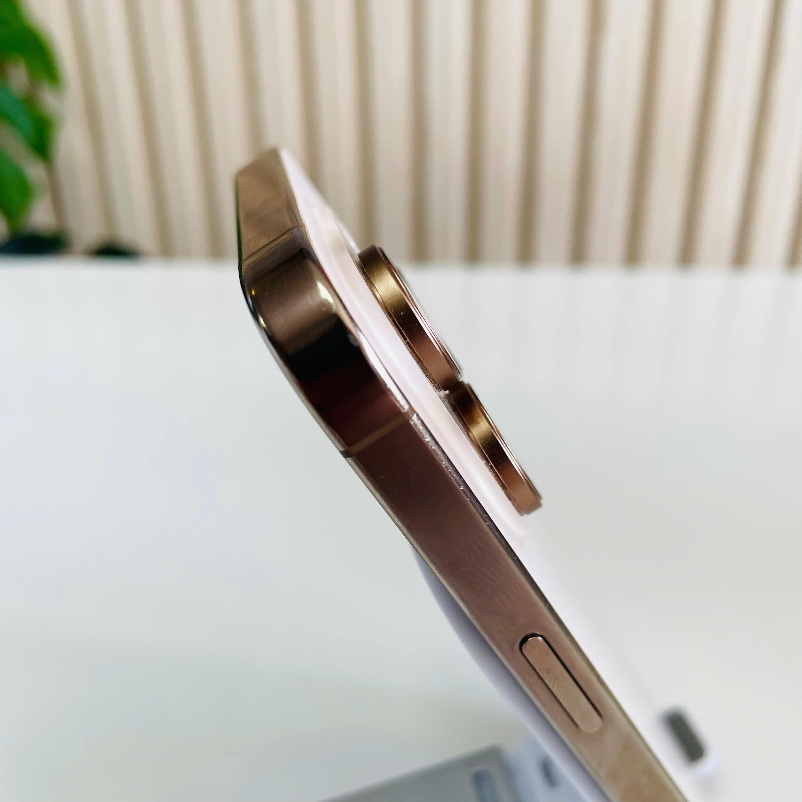 IPhone 16 Pro Lock Mỹ 128GB Sa Mạc Đẹp 97% Pin 91%