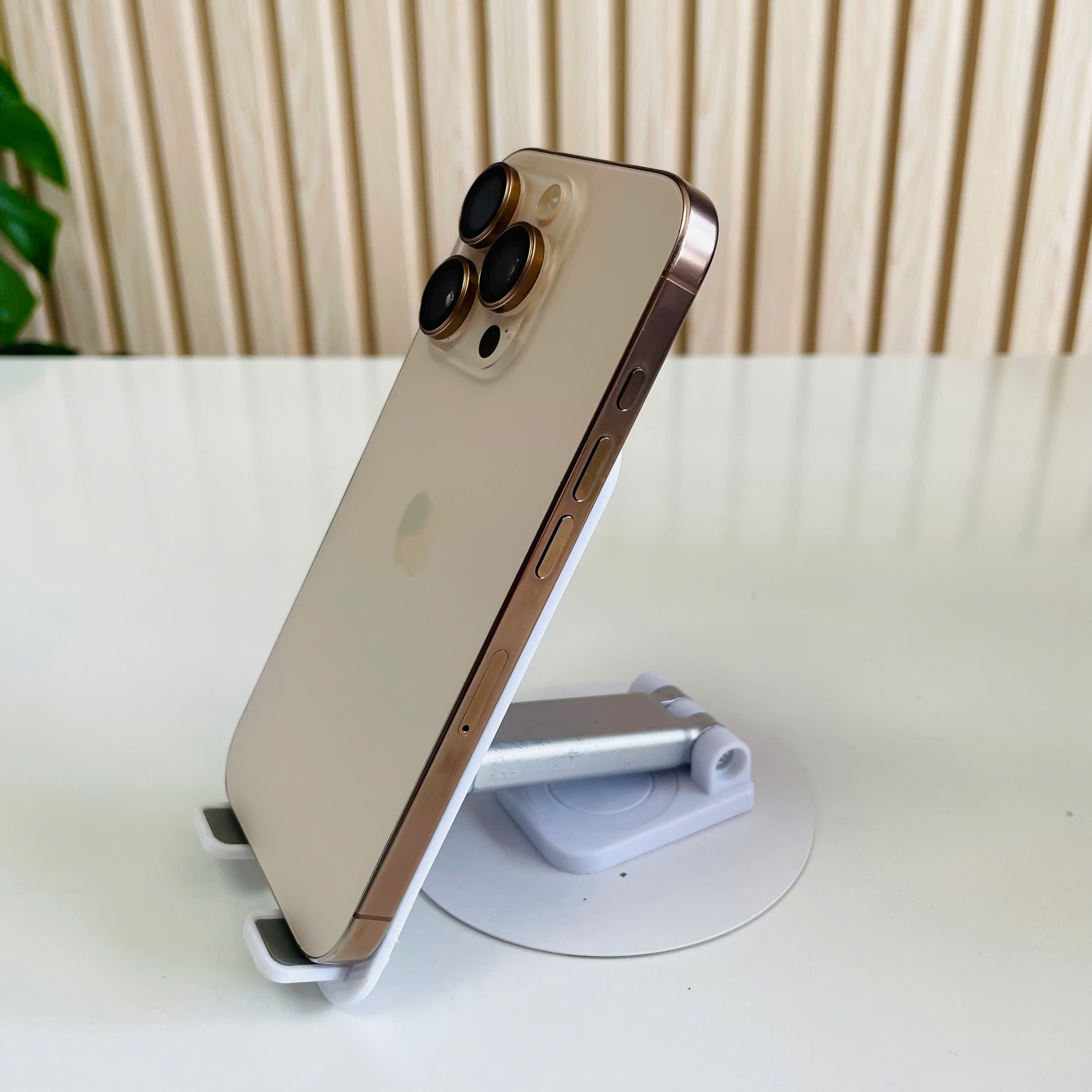 IPhone 16 Pro Lock Mỹ 128GB Sa Mạc Đẹp 97% Pin 91%