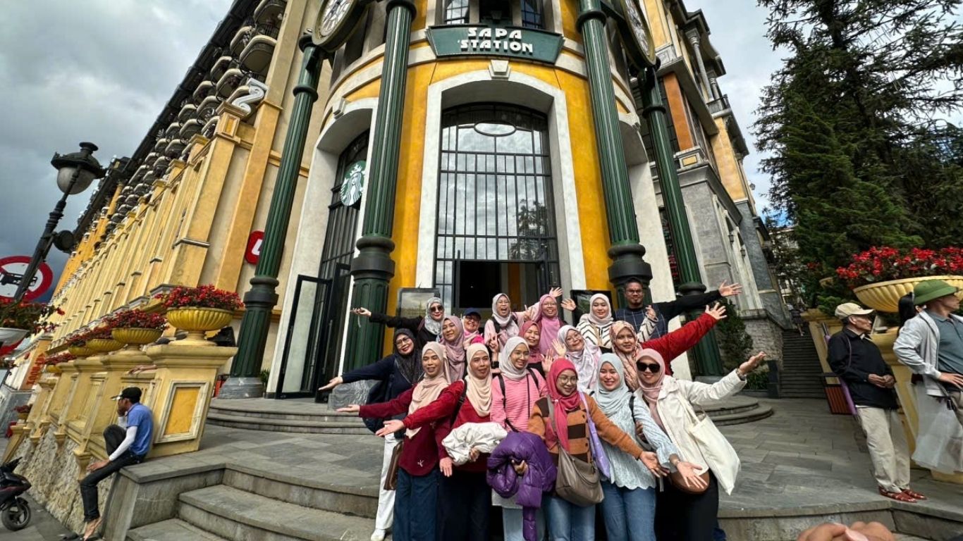 Ninh Binh vs Sapa: Best Muslim-Friendly Guide (2026)