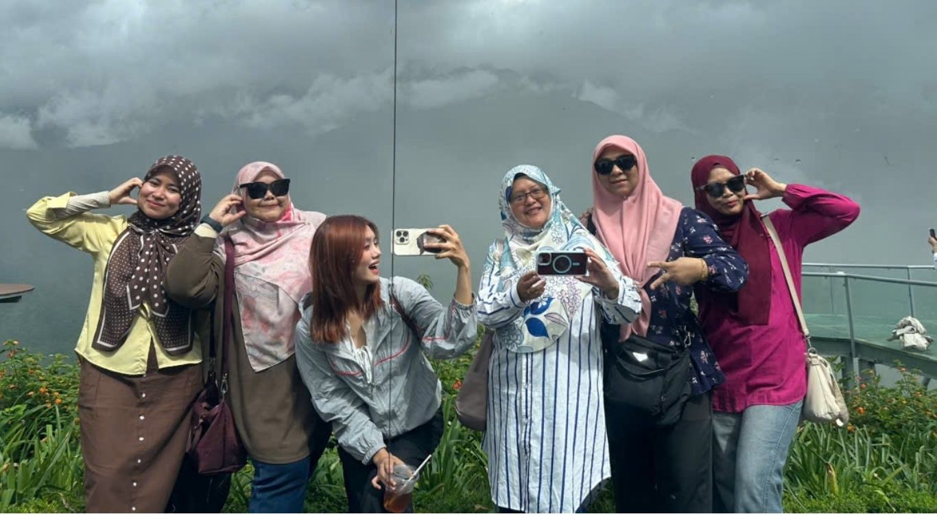 Traveling to Vietnam With Elderly Parents: A Gentle, Muslim-Friendly Guide