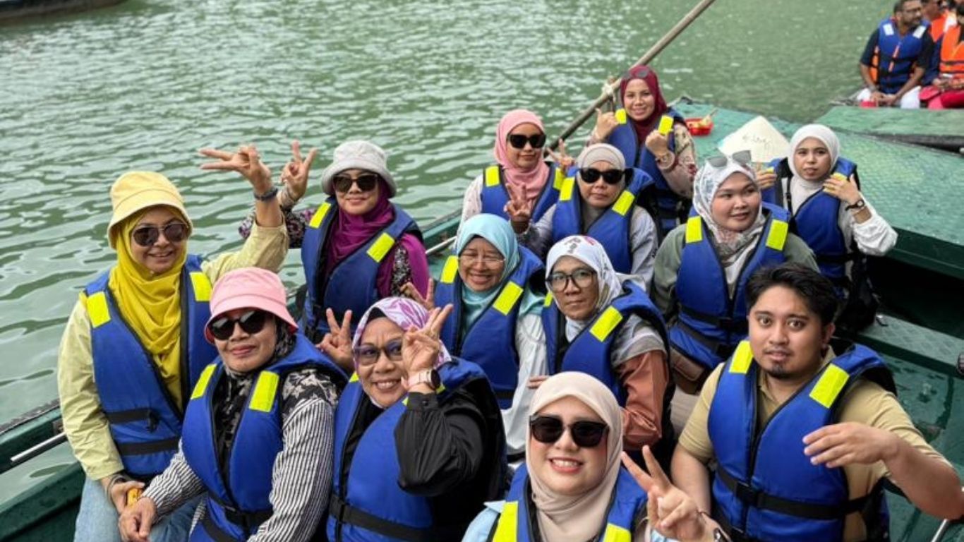 Where Can Muslims Pray on a Ha Long Bay Cruise?