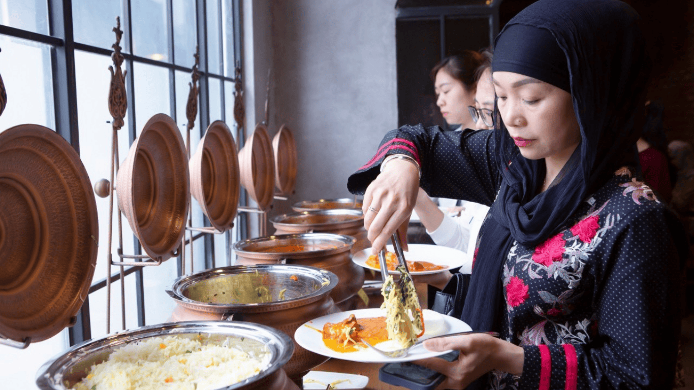 Mosque in Hanoi (2026 Guide): The Heart of Muslim Life in the Capital