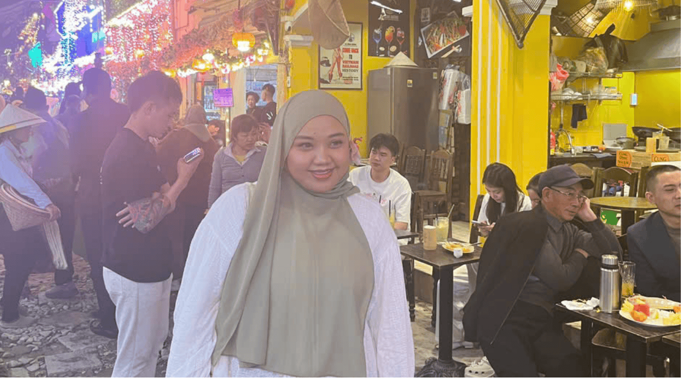 Hanoi Train Street: A Cultural Highlight for Your Halal Tours Vietnam