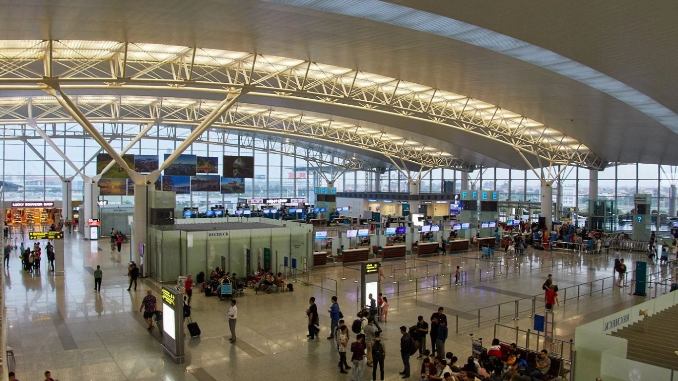 Vietnam Airport Guide for Muslim Travelers (2026 Complete Guide)