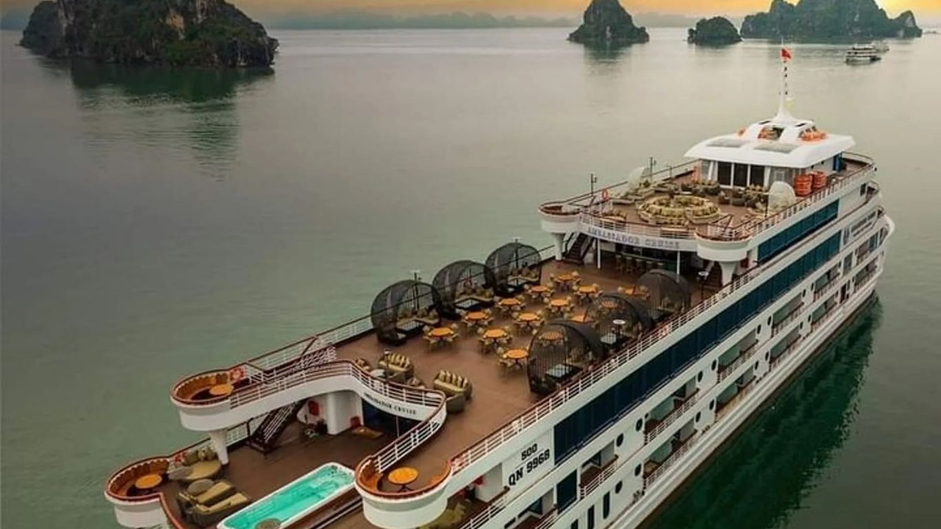 AMBASSADOR DAY CRUISE: THE ULTIMATE LUXURY SUPERYACHT