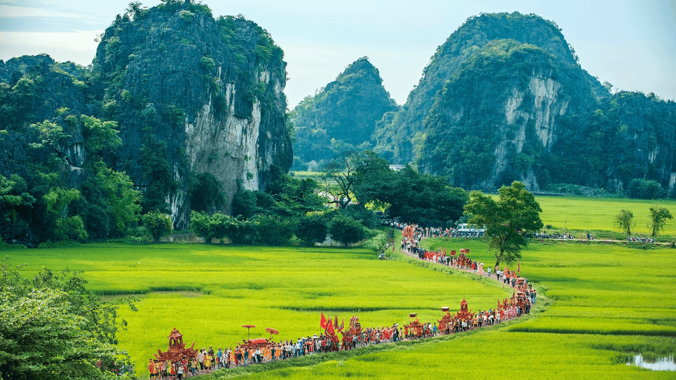 GROUP TOUR HOA LU – TRANG AN – TAM COC BY LUXURY LIMOUSINE