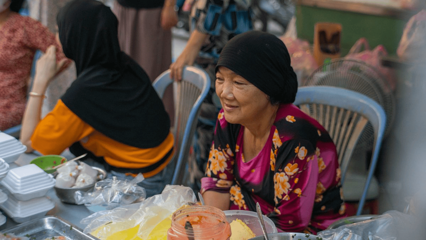 PRIVATE HALAL DAILY TOUR: SAIGON CITY DISCOVERY (10 Pax)