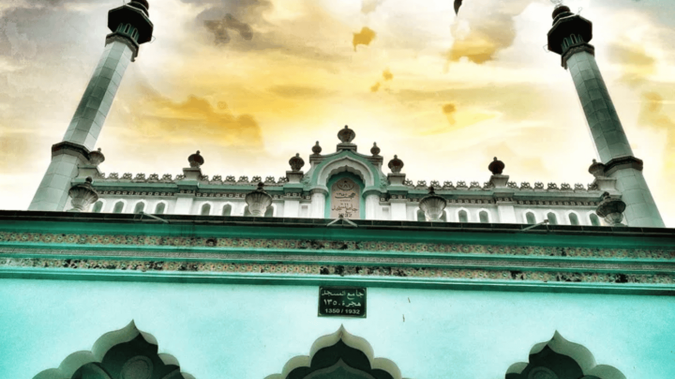 PRIVATE HALAL FULL-DAY TOUR: SAIGON HERITAGE & CU CHI TUNNELS (10 Pax)
