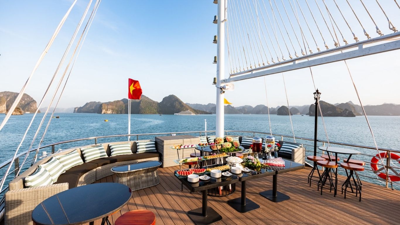 LA CASTA DAILY CRUISE: A COMPACT JOURNEY, A COMPLETE EXPERIENCE