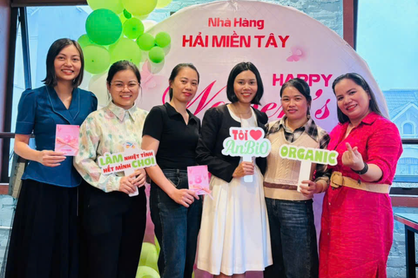 Không Khí 8/3 Tại Công Ty AnBiO: Cắm Hoa, Giao Lưu Và Gắn Kết
