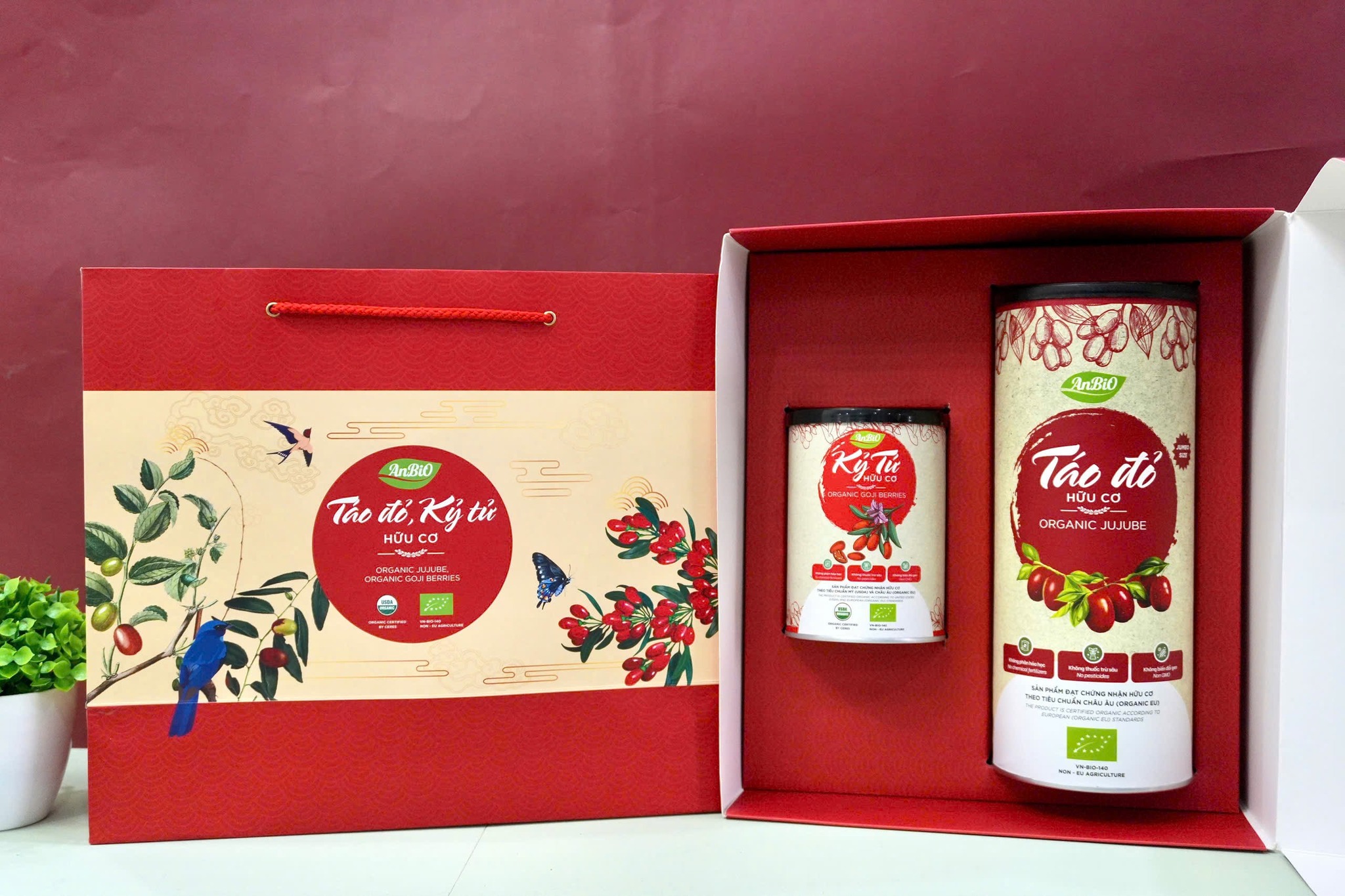 Hộp quà Táo đỏ hữu cơ size đại + kỷ tử hữu cơ (hộp)