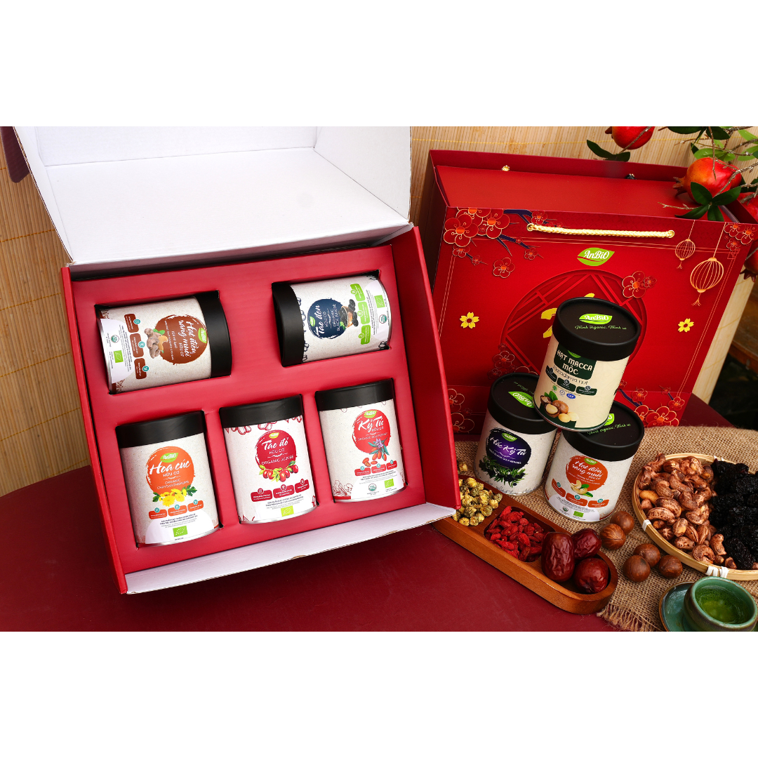 Set 5.2 - Ngũ phúc khai xuân ( táo đỏ, kỷ tử, hoa cúc, macca, hạt điều rang muối có vỏ lụa (hộp tròn thấp)) (Set)