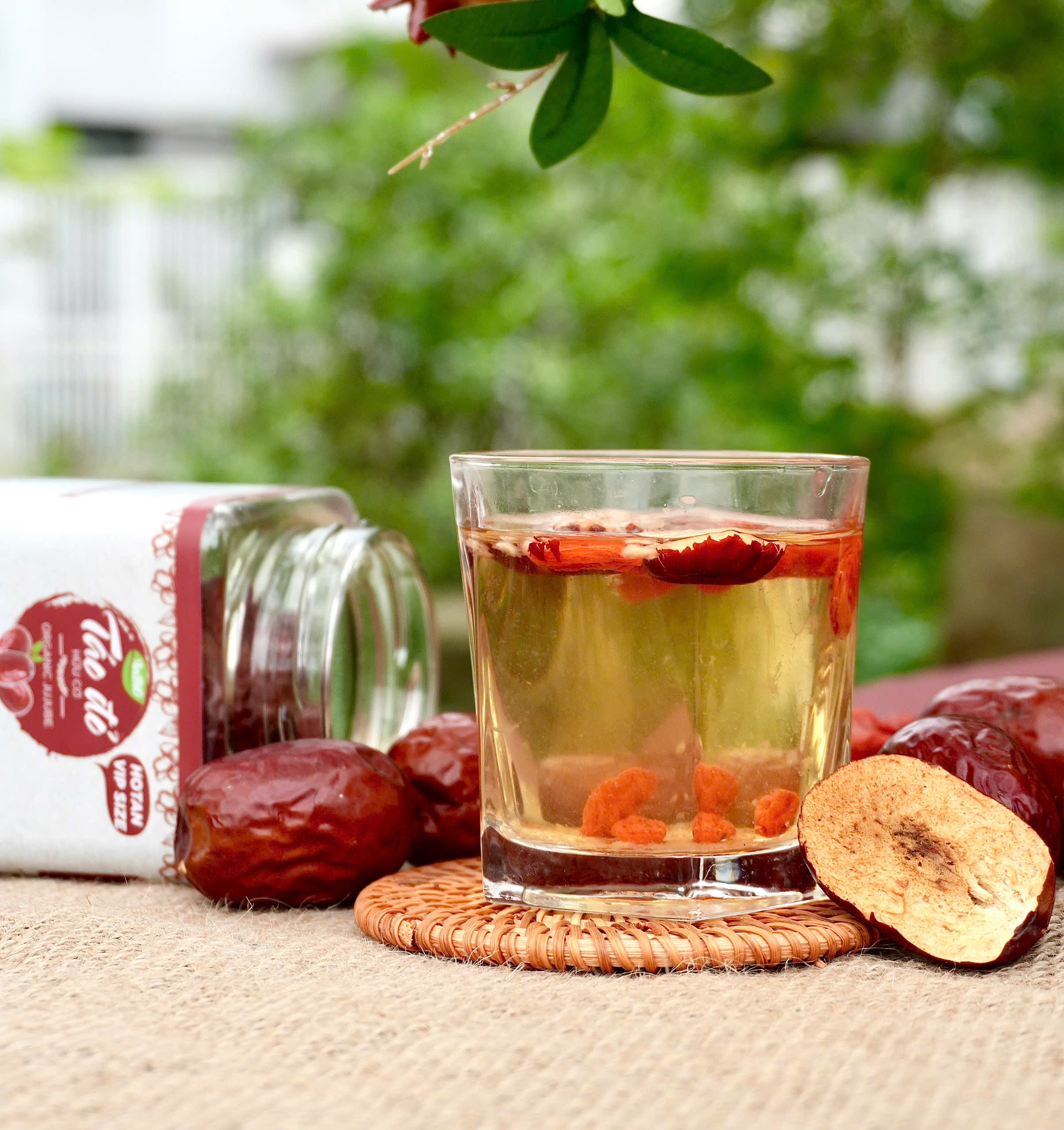 Táo đỏ Hotan hữu cơ 100g (Lọ thủy tinh) (lọ)