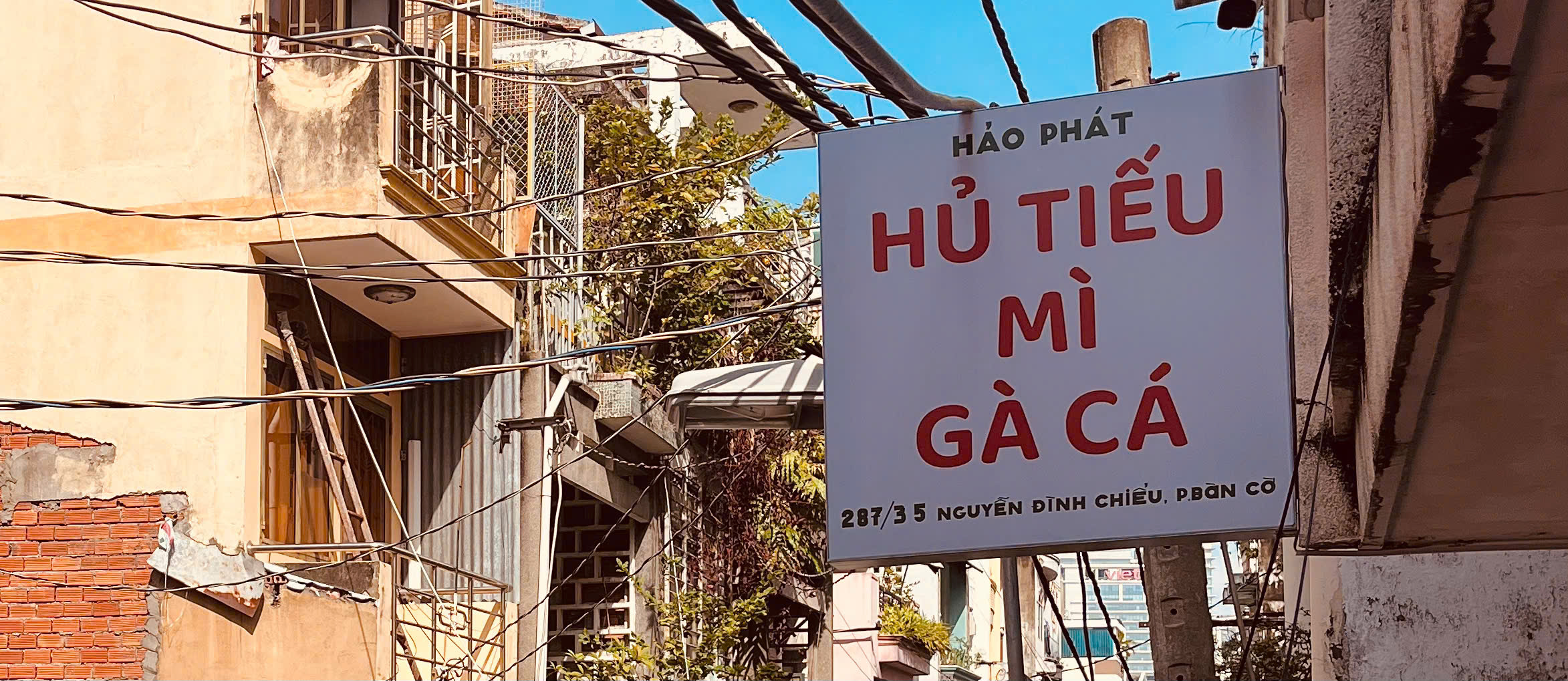 Hủ tiếu mì gà cá: Ký ức bữa sáng Sài Gòn xưa và nay khó quên