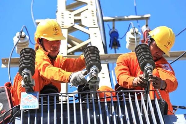 Nâng cao ý thức sử dụng đồ bảo hộ lao động trong môi trường công nghiệp