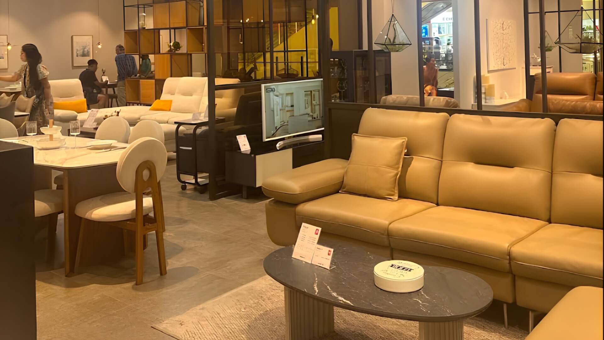 Đến showroom nên thử những gì?