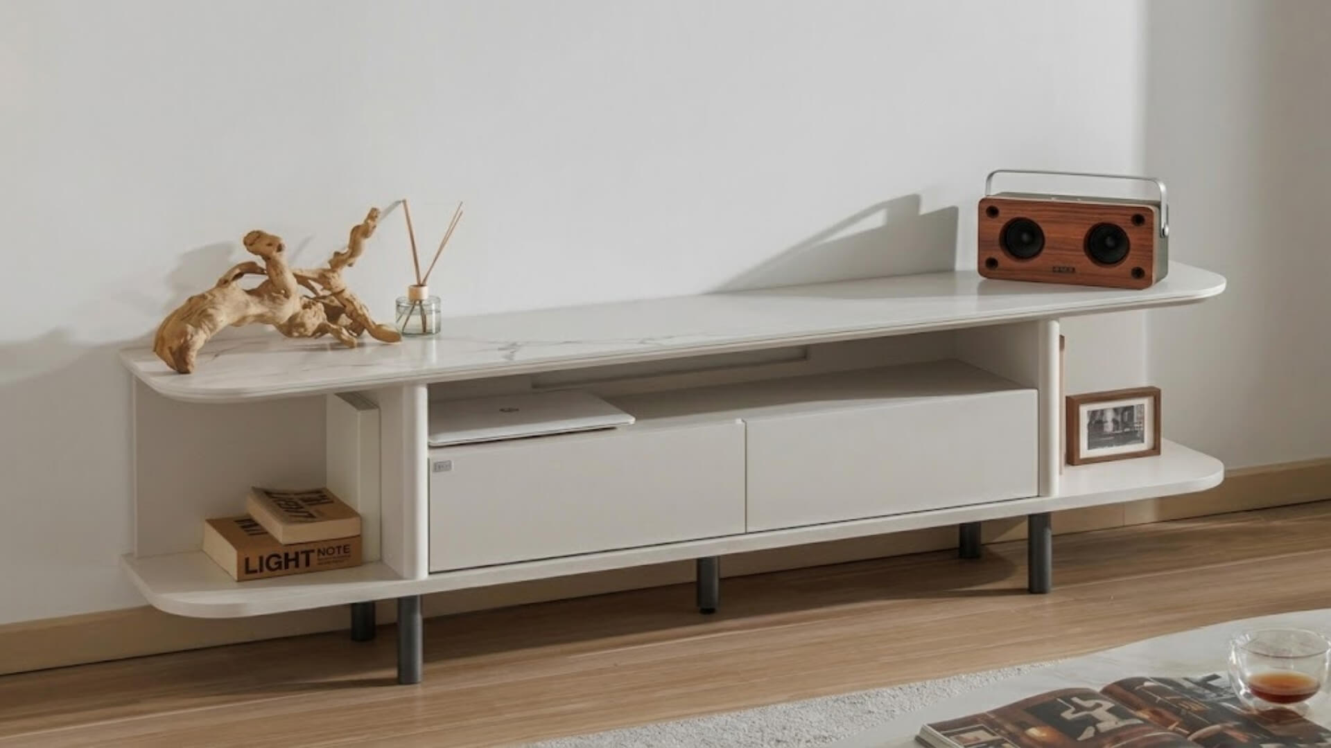 Phối kệ tivi đơn giản thế nào để phòng khách đẹp