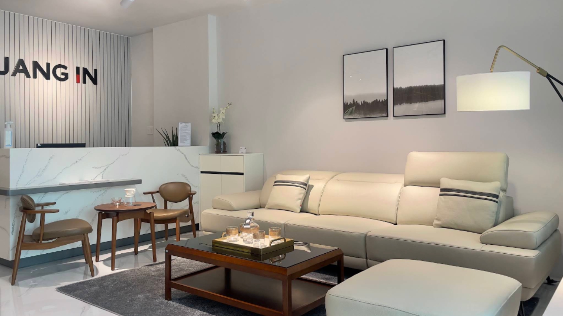 Thông tin showroom Sala và giờ mở cửa của Jang In