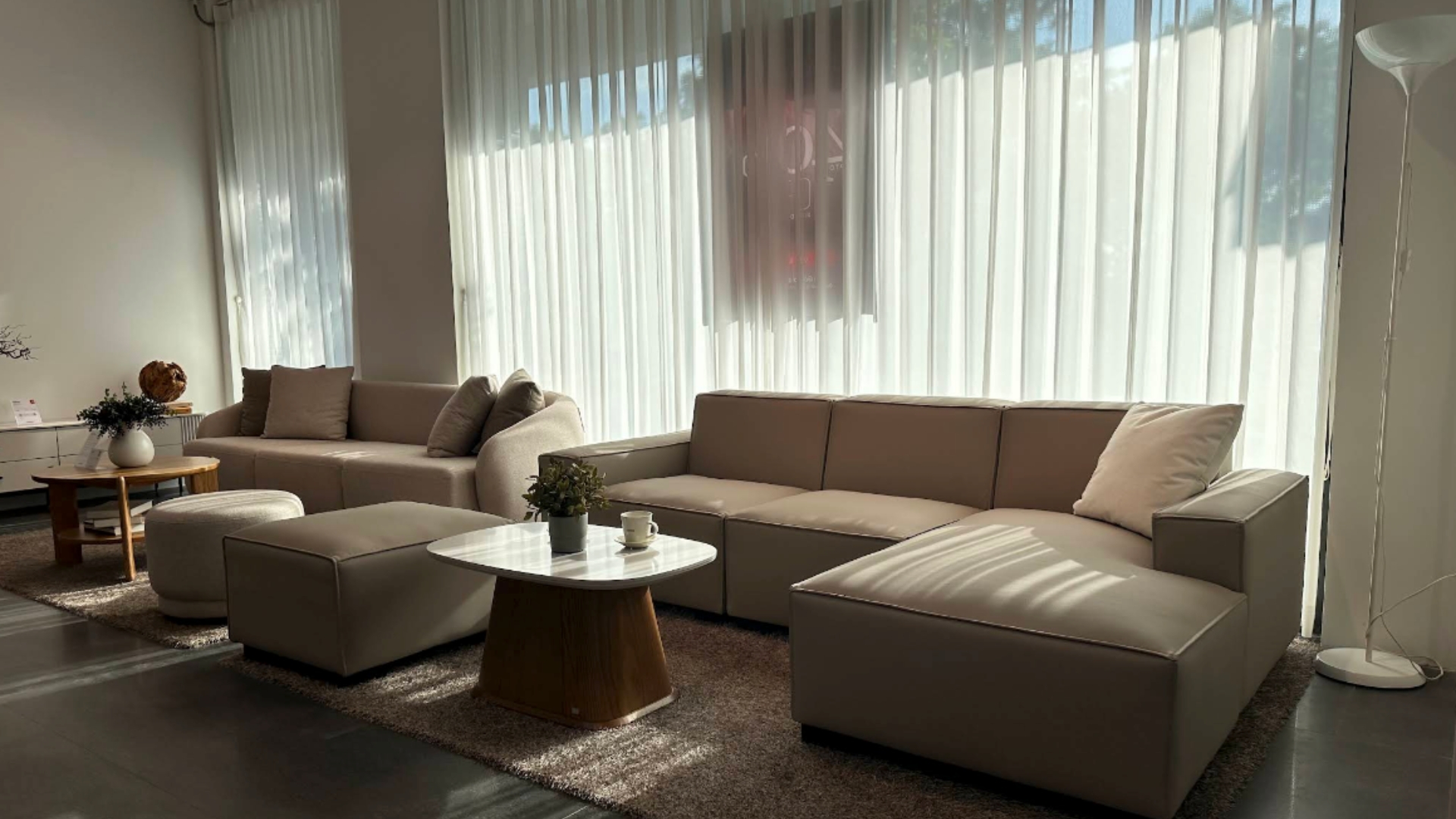 Trải nghiệm sofa của Jang In