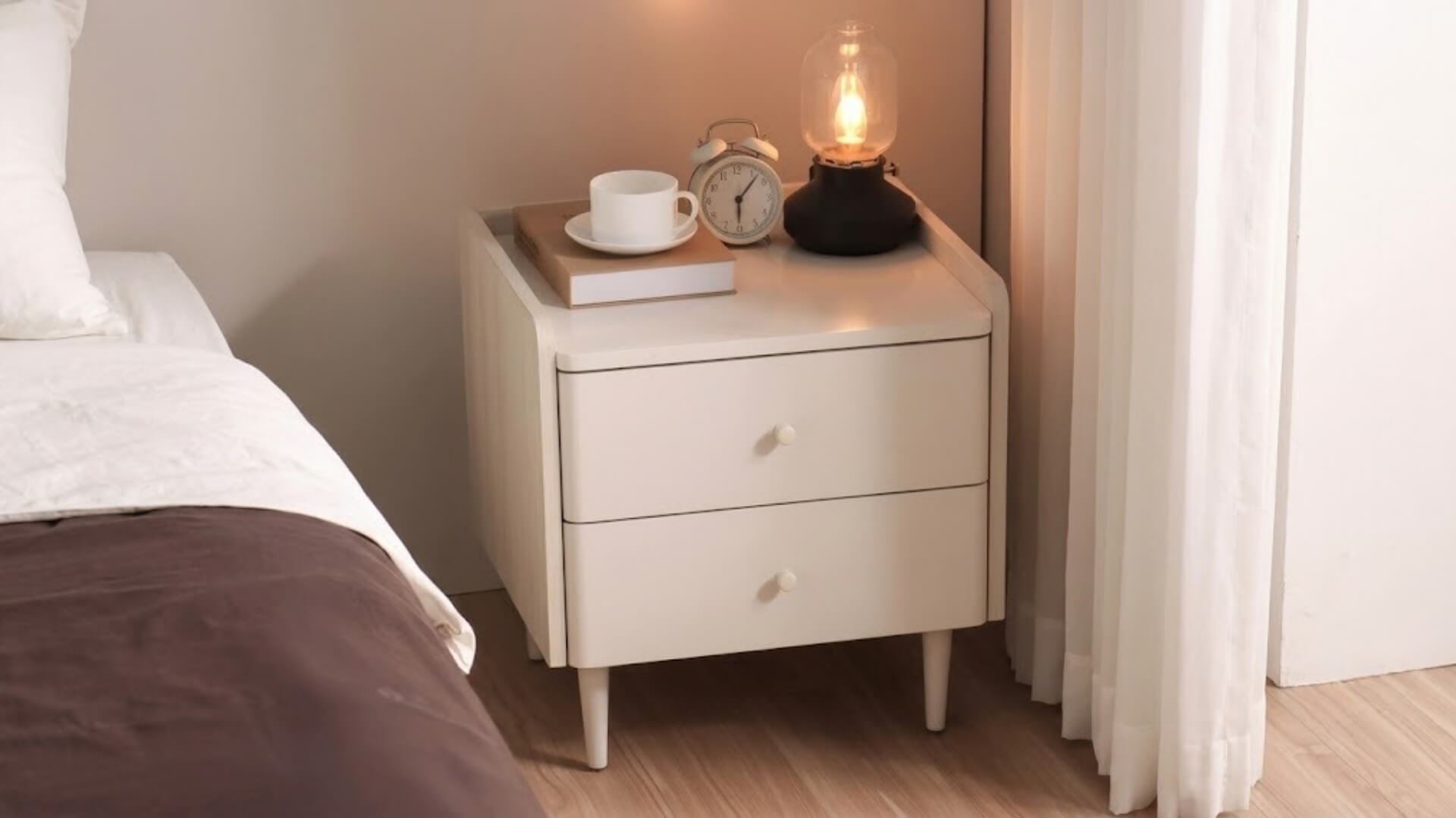 Xác định nhu cầu trước khi chọn tủ kệ trang trí phòng ngủ