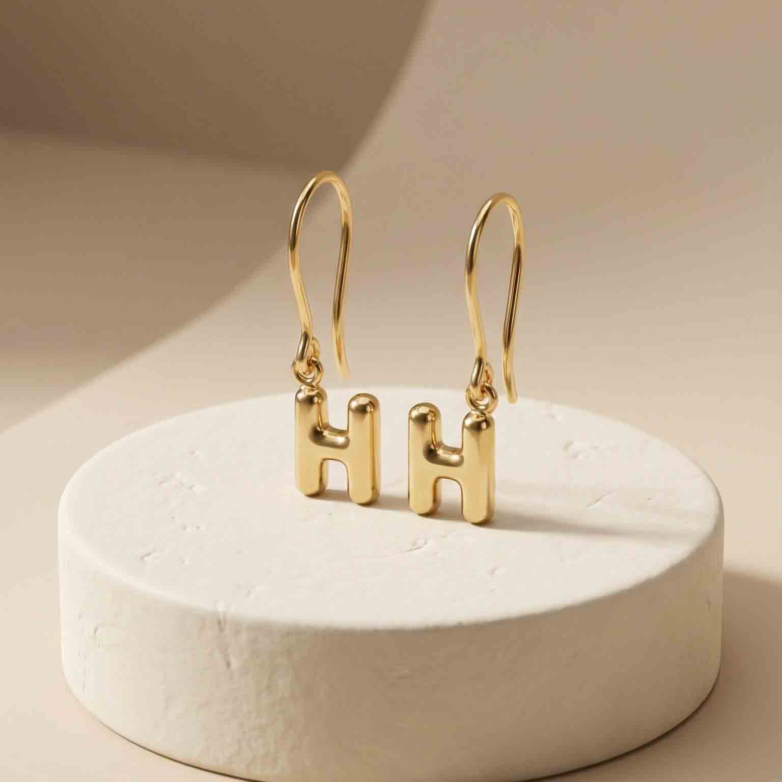 Bông tai GF 14K thiết kế khuyên móc dài kết hợp cùng charm chữ H BN JEWELRY