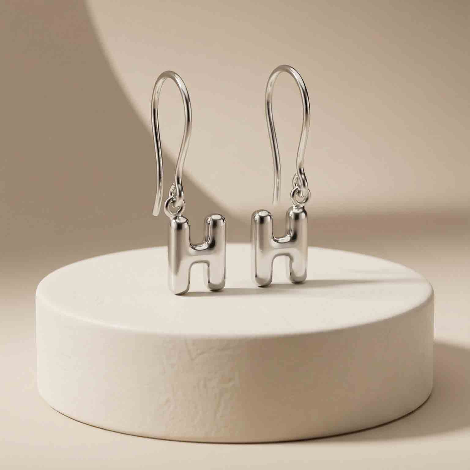 Bông tai GF 14K thiết kế khuyên móc dài kết hợp cùng charm chữ H BN JEWELRY