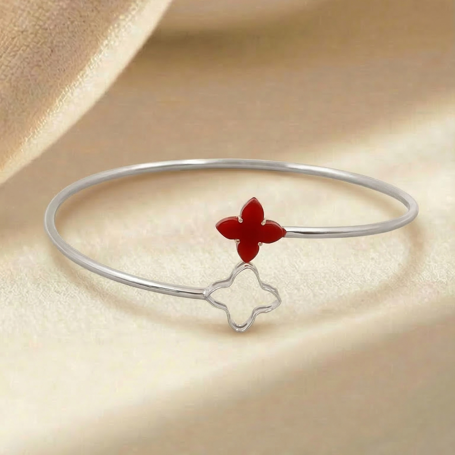 Vòng tay trơn khoá gài Mặt đá Polaris Frame BN JEWELRY (bản đá dày) - VKY1808_E