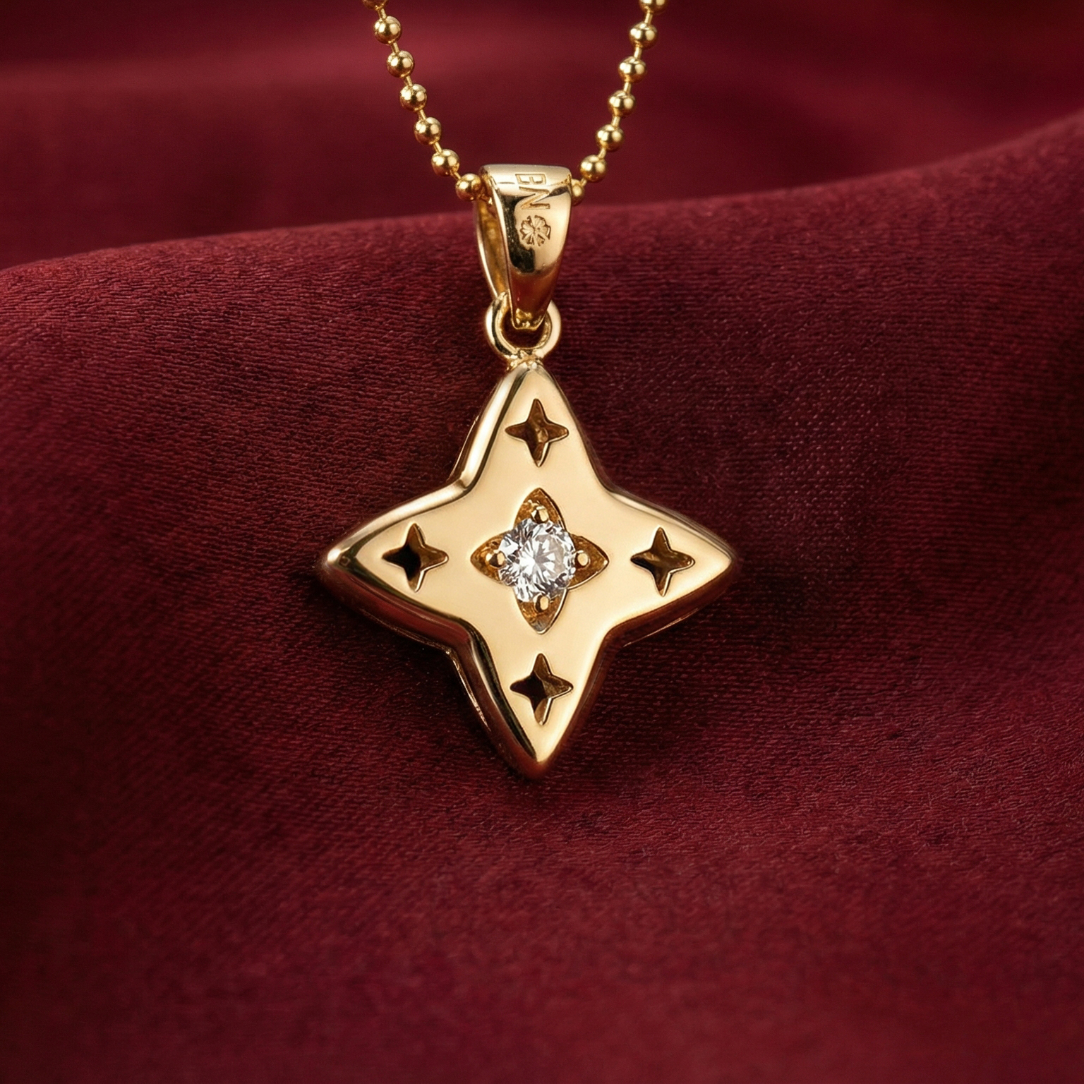 Mặt dây chuyền ngôi sao Polaris Frame bốn cánh đính đá moissanite BN JEWELRY