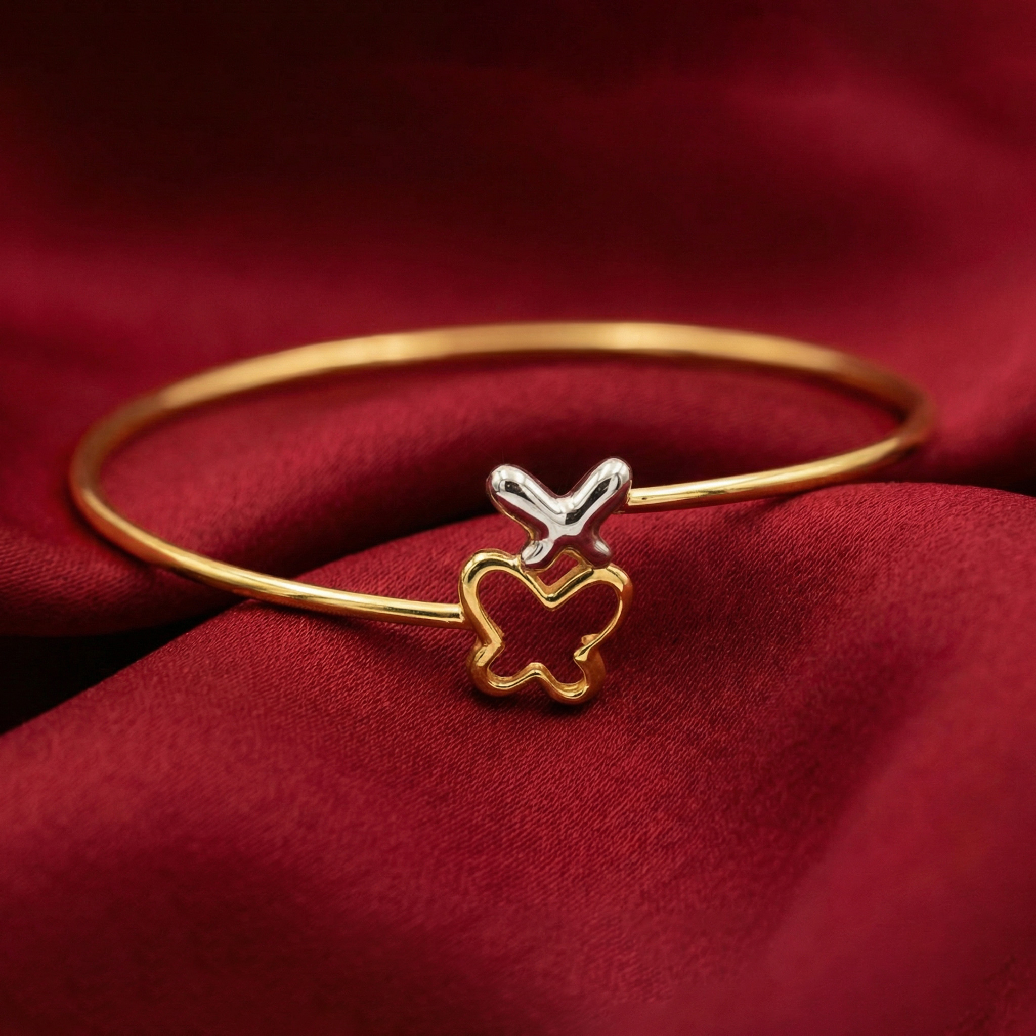 Vòng tay trơn khoá gài mặt bướm BN JEWELRY