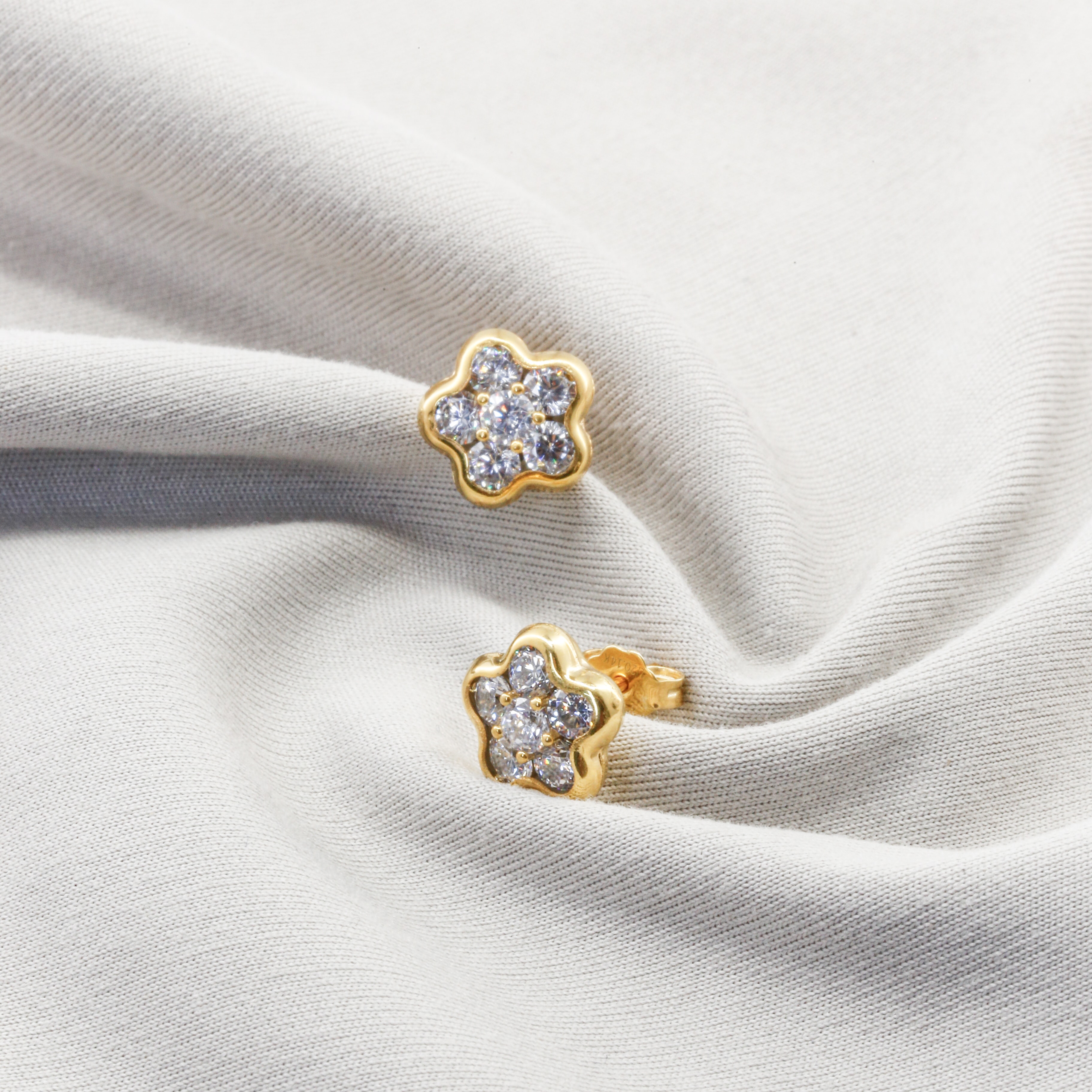 Bông tai Gold Filled 14K 1/20 hoa năm cánh The Blossom Aura đính đá BN JEWELRY | đá 3.0 ly - BDY2386_E