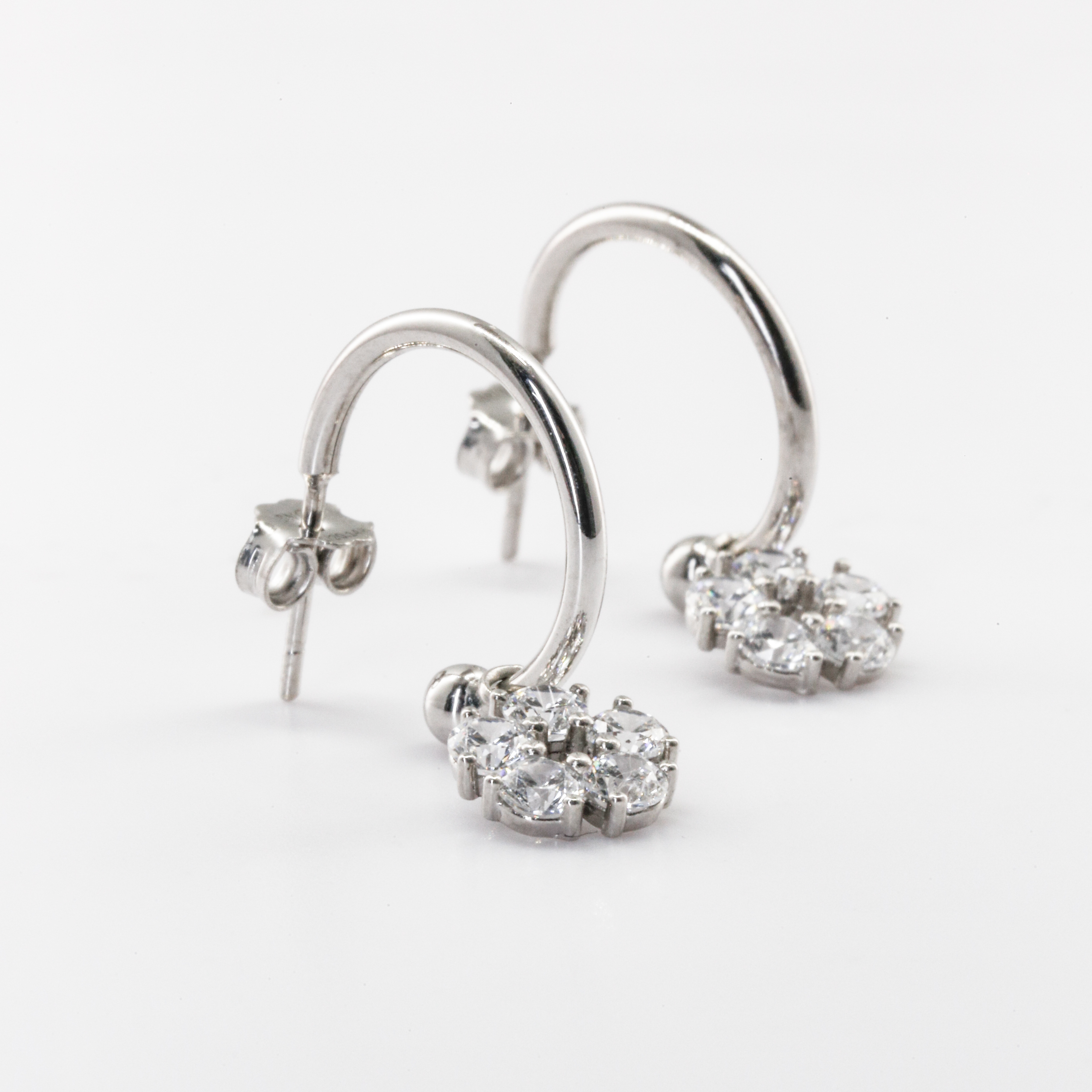 Bông tai Bạch kim Platinum 10% dáng vòng treo charm hoa Crystal Bloom đính đá BN JEWELRY | đá 3.0 ly - BDY2400_PTE
