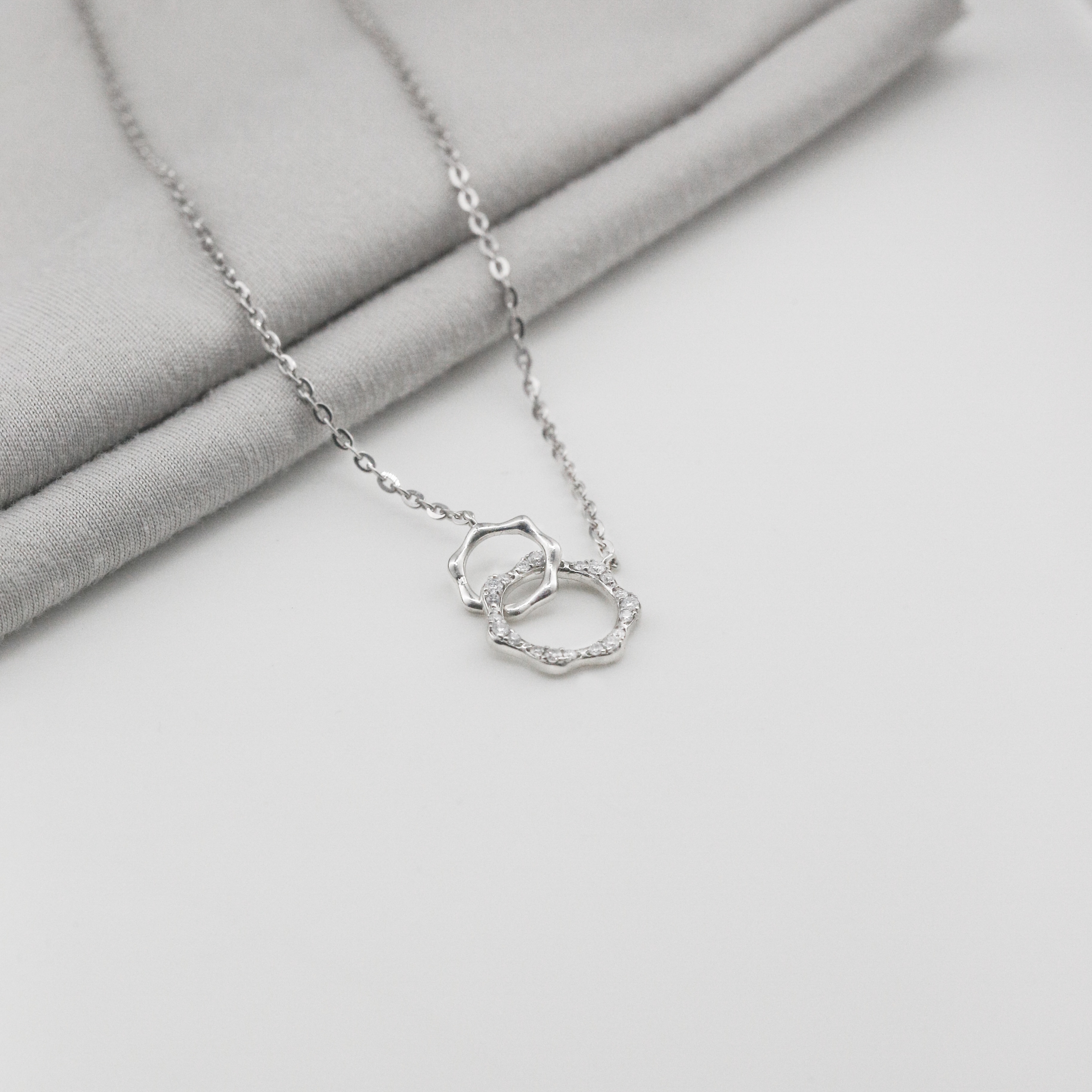 Dây chuyền Bạch kim Platinum 10% thiết kế vòng tròn kép nạm đá BN JEWELRY - DKY2361_K_PT