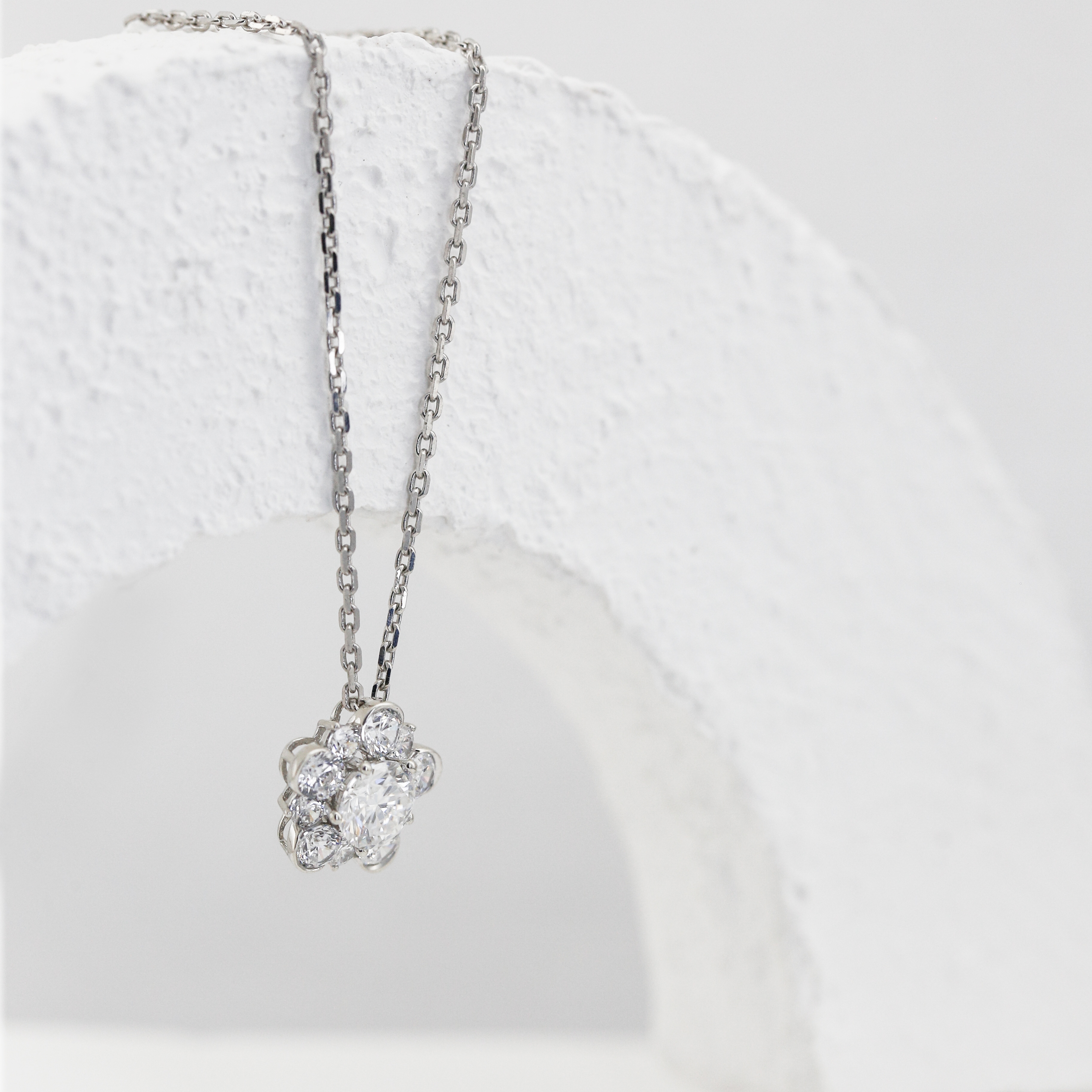 Dây chuyền Bạch kim Platinum 10% Mắt khế mặt hoa 5 cánh đính đá moissanite BN JEWELRY | đá 5.5 ly - DKY2399_K_PT