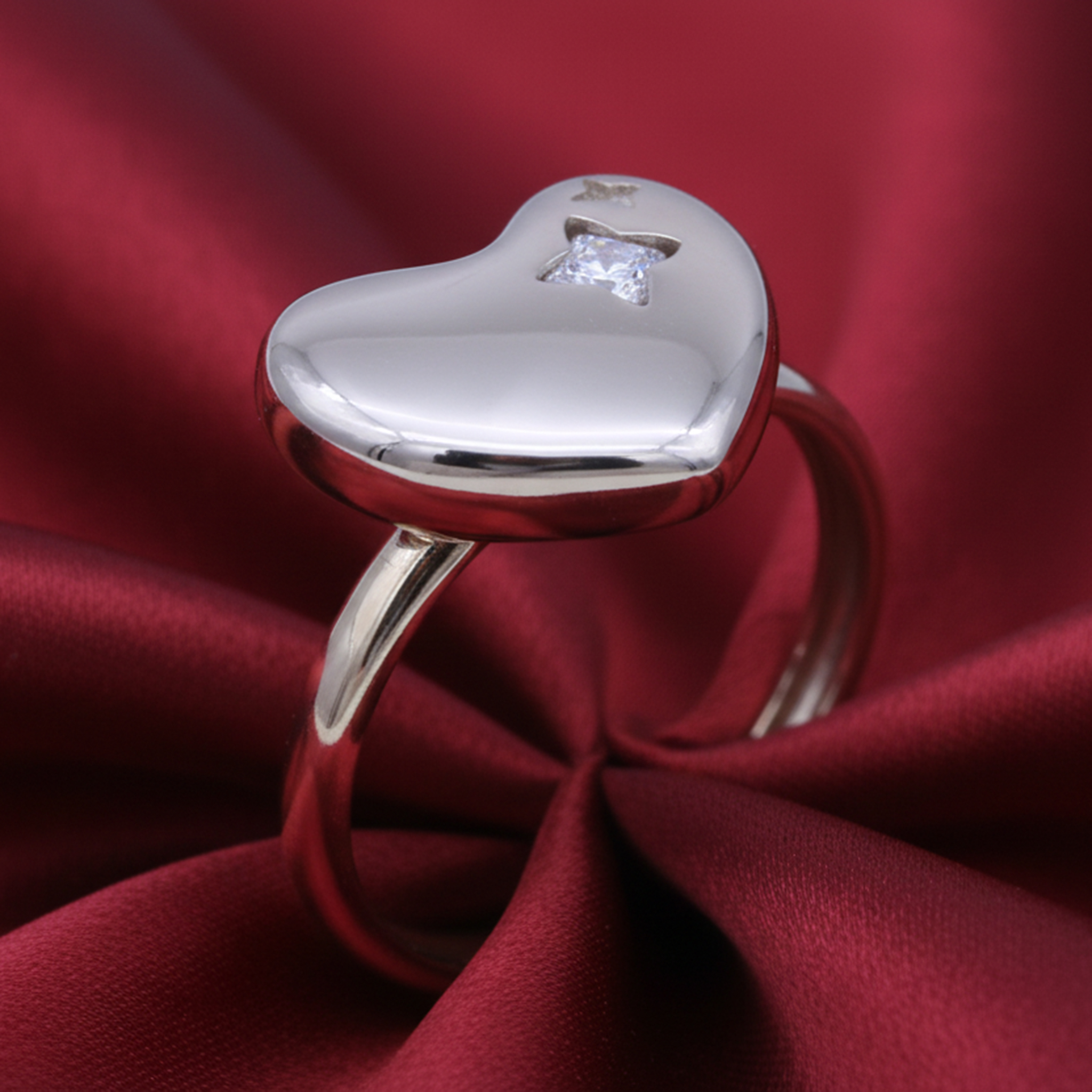 Nhẫn trơn mặt trái tim đính đá moissanite BN Jewelry