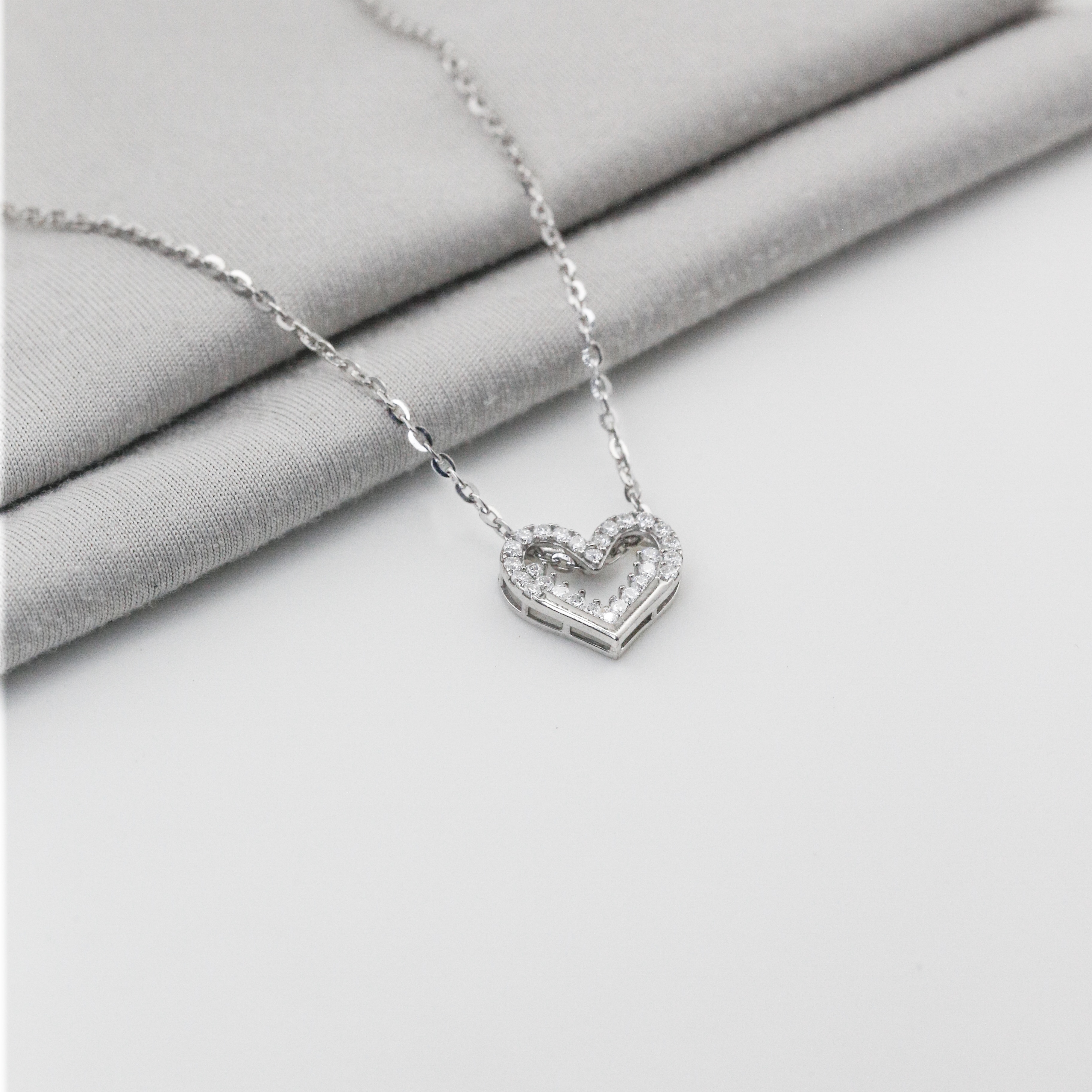 Dây chuyền Bạch kim Platinum thiết kế hình trái tim nạm đá BN JEWELRY - DKY2392_PT