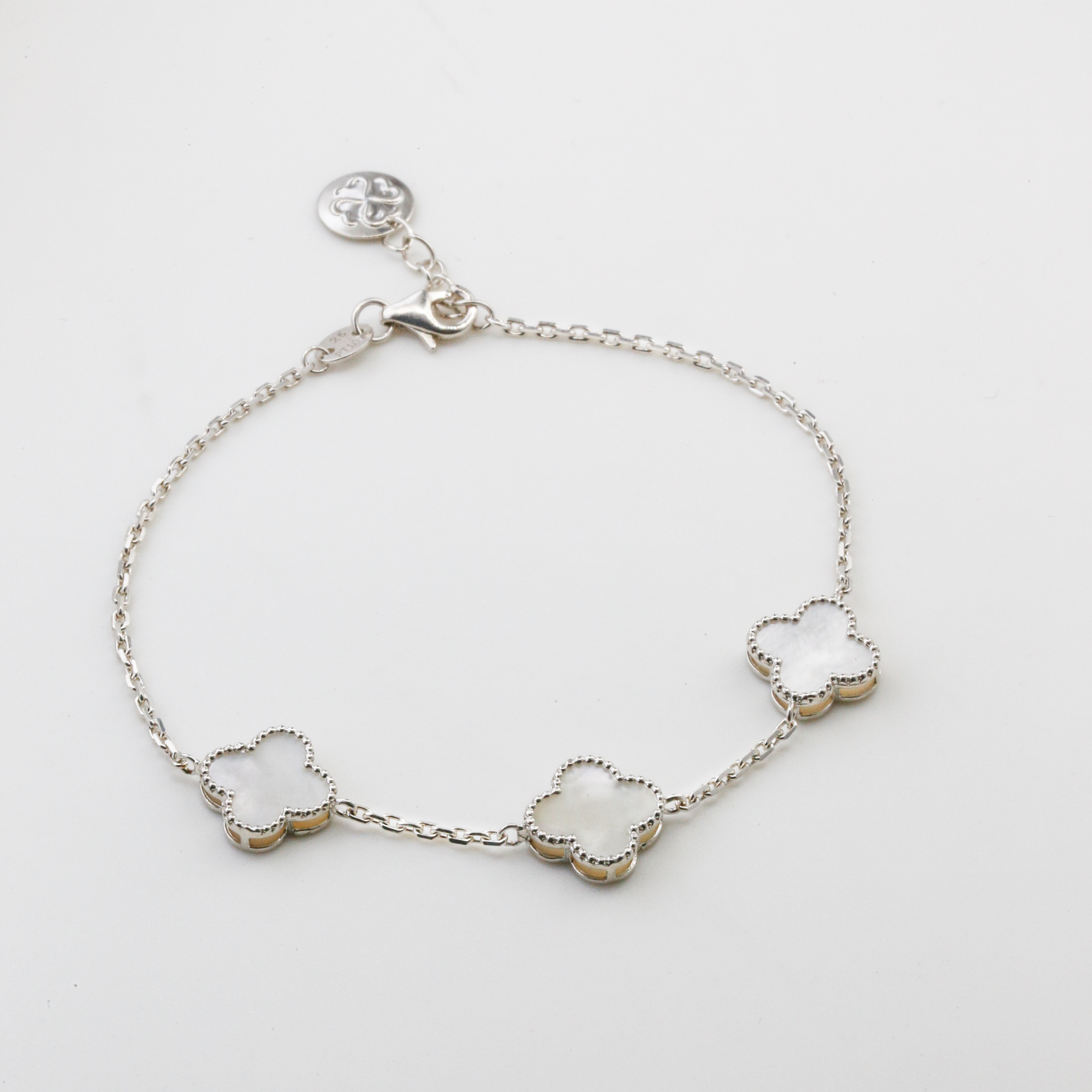 Lắc tay Bạch kim Platinum 10% cỏ 4 lá đá trắng viền bi 3 Charm BN JEWELRY | bản 10 ly - LTY1907_PT