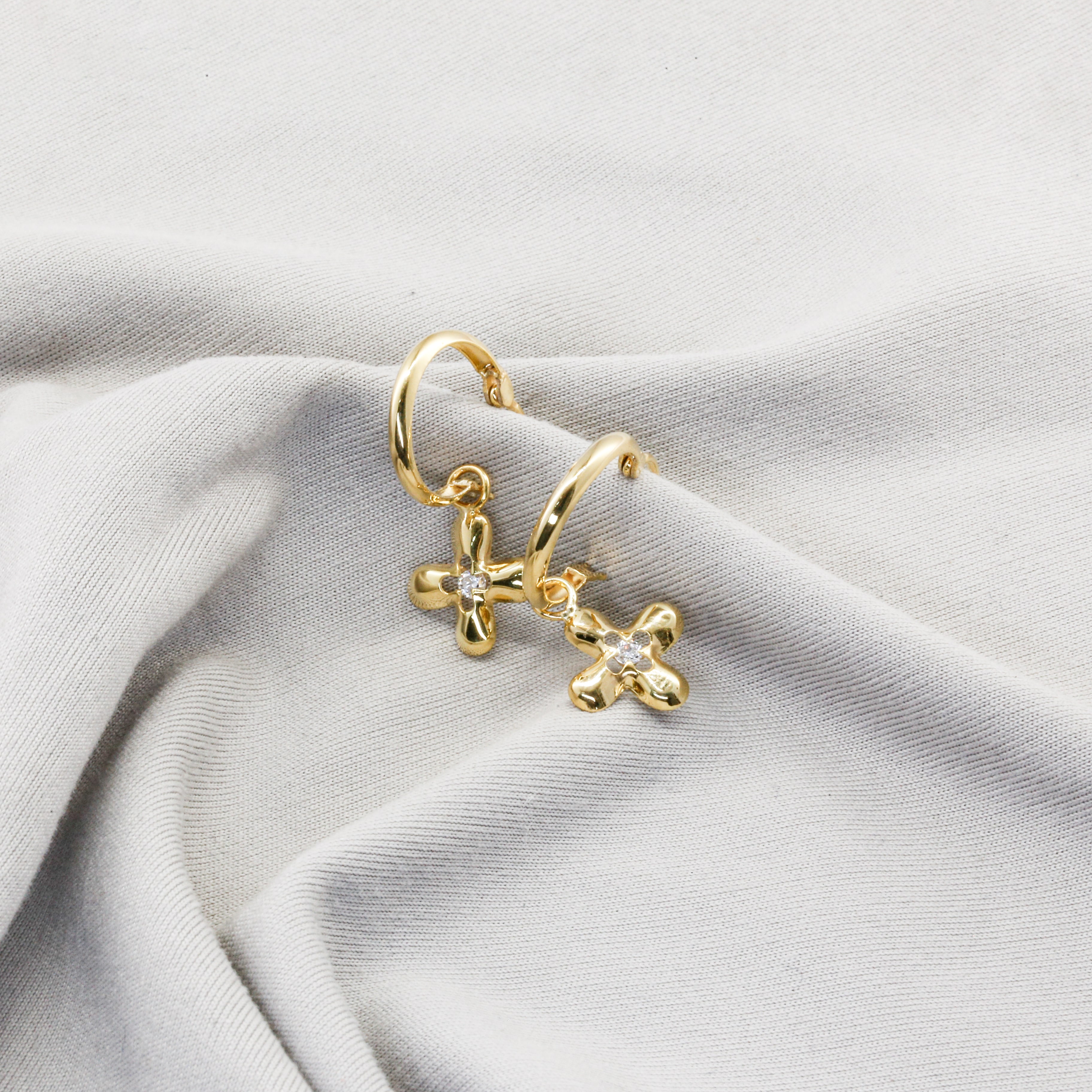 Bông tai Gold Filled 14K 1/20 khoen tròn hoa 4 lá đính đá BN JEWELRY - BTY2394_E