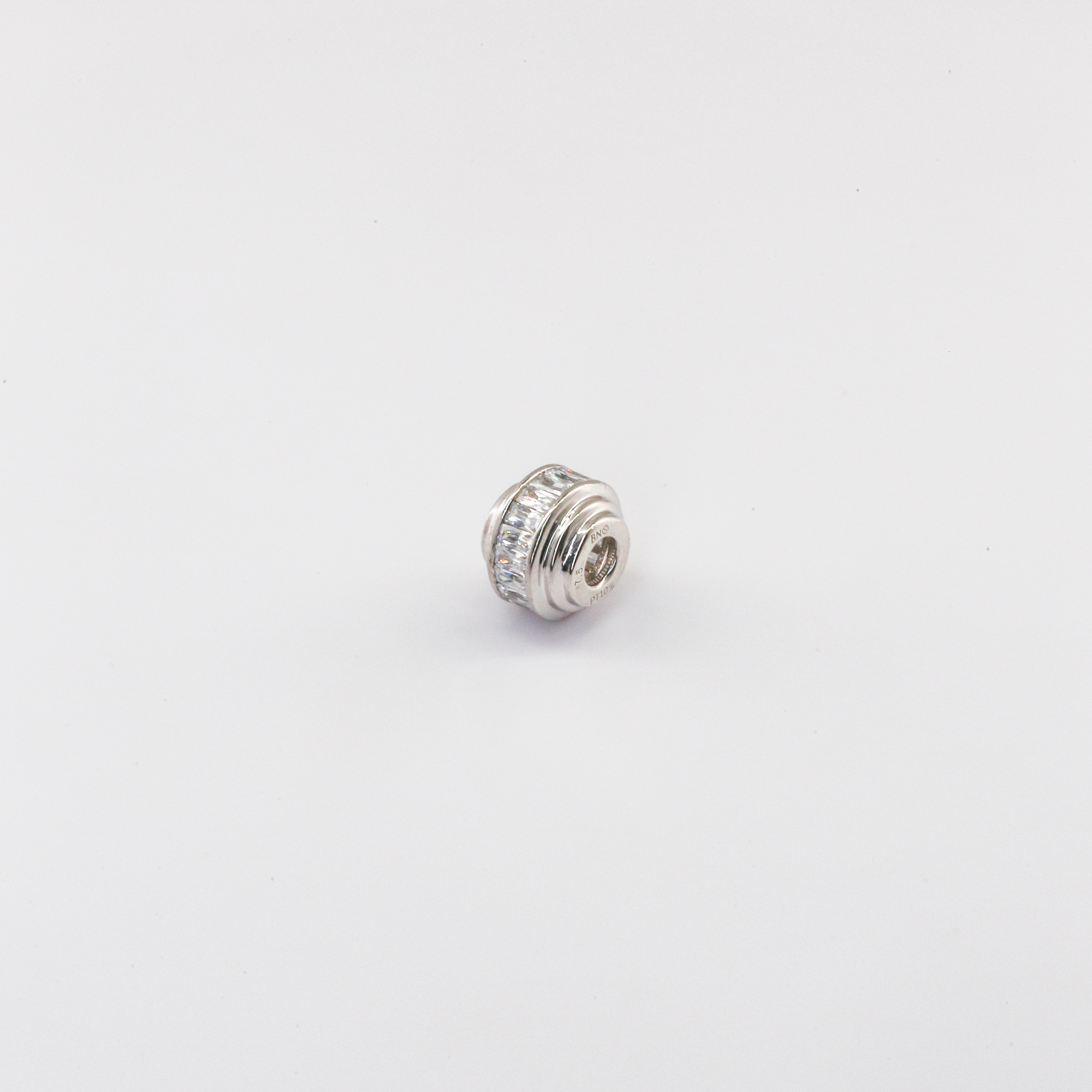 Mặt dây chuyền Bạch kim Platinum 10% hạt charm trắng thiết kế trụ xoáy BN JEWELRY - MDY1614_PT