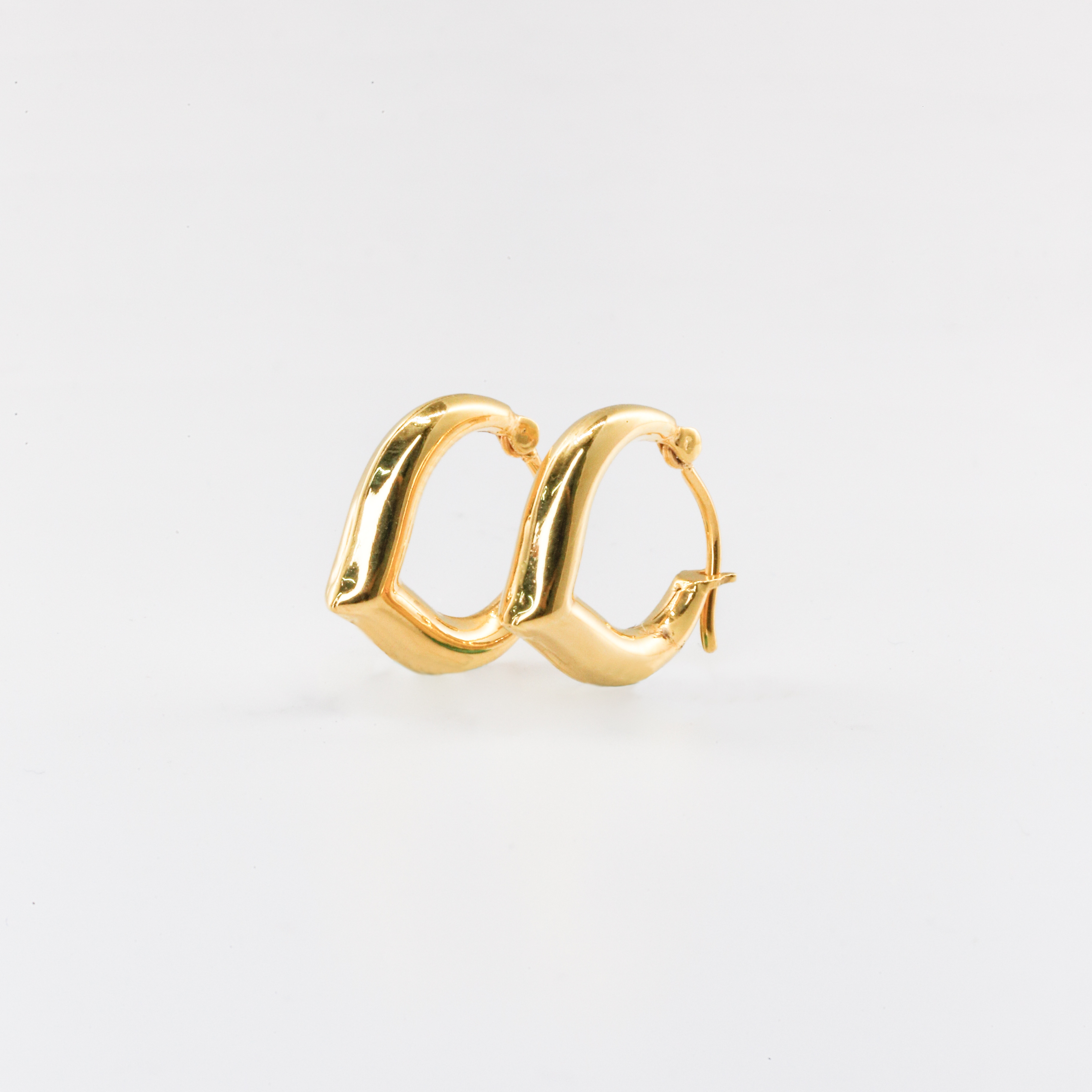 Bông tai Gold Filled 14K 1/20 khoen tròn thiết kế chữ V trơn BN JEWELRY - OT4558_E