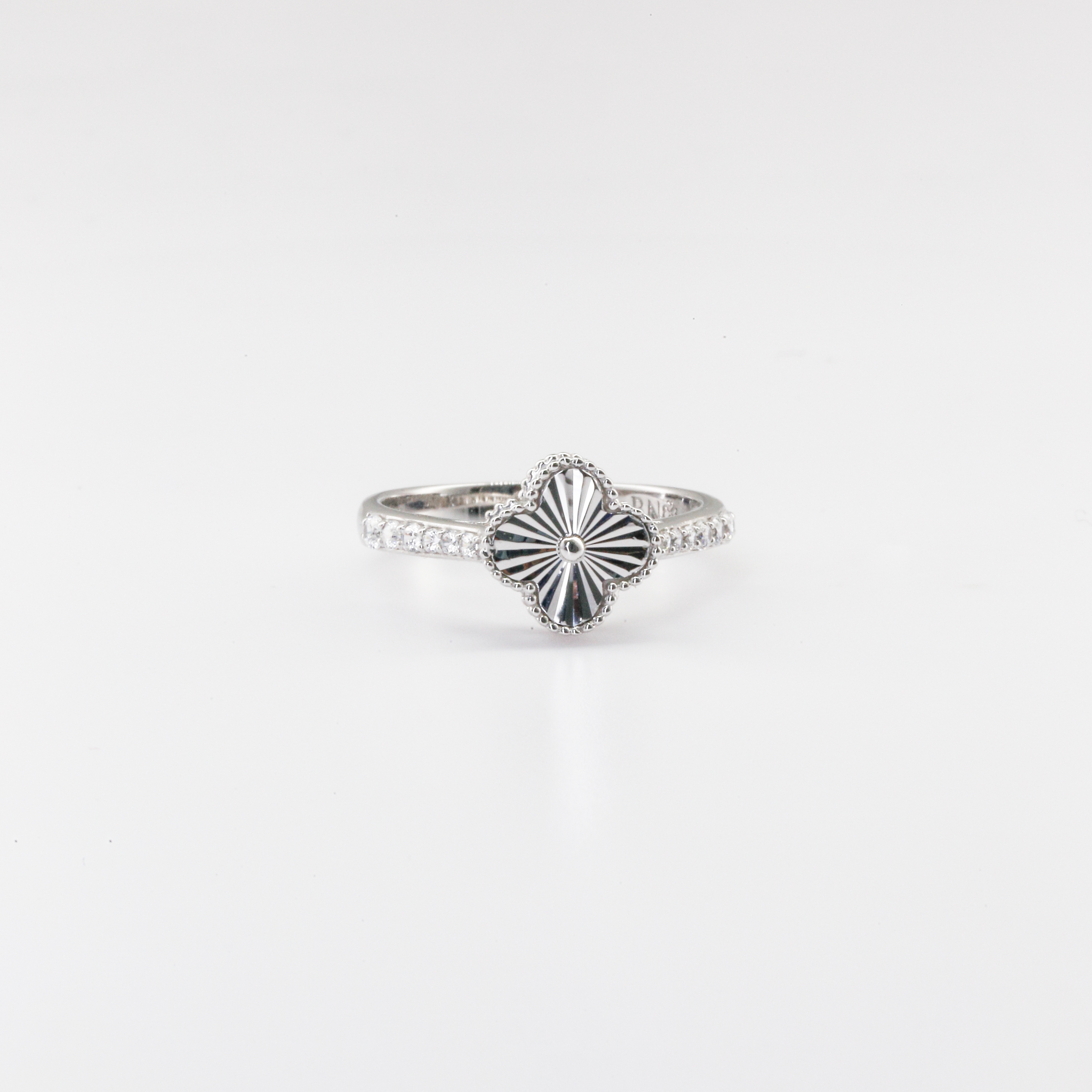 Nhẫn Bạch kim Platinum 10% cỏ 4 lá viền bi nạm đá BN JEWELRY | bản 8 ly - NGY1712_PT