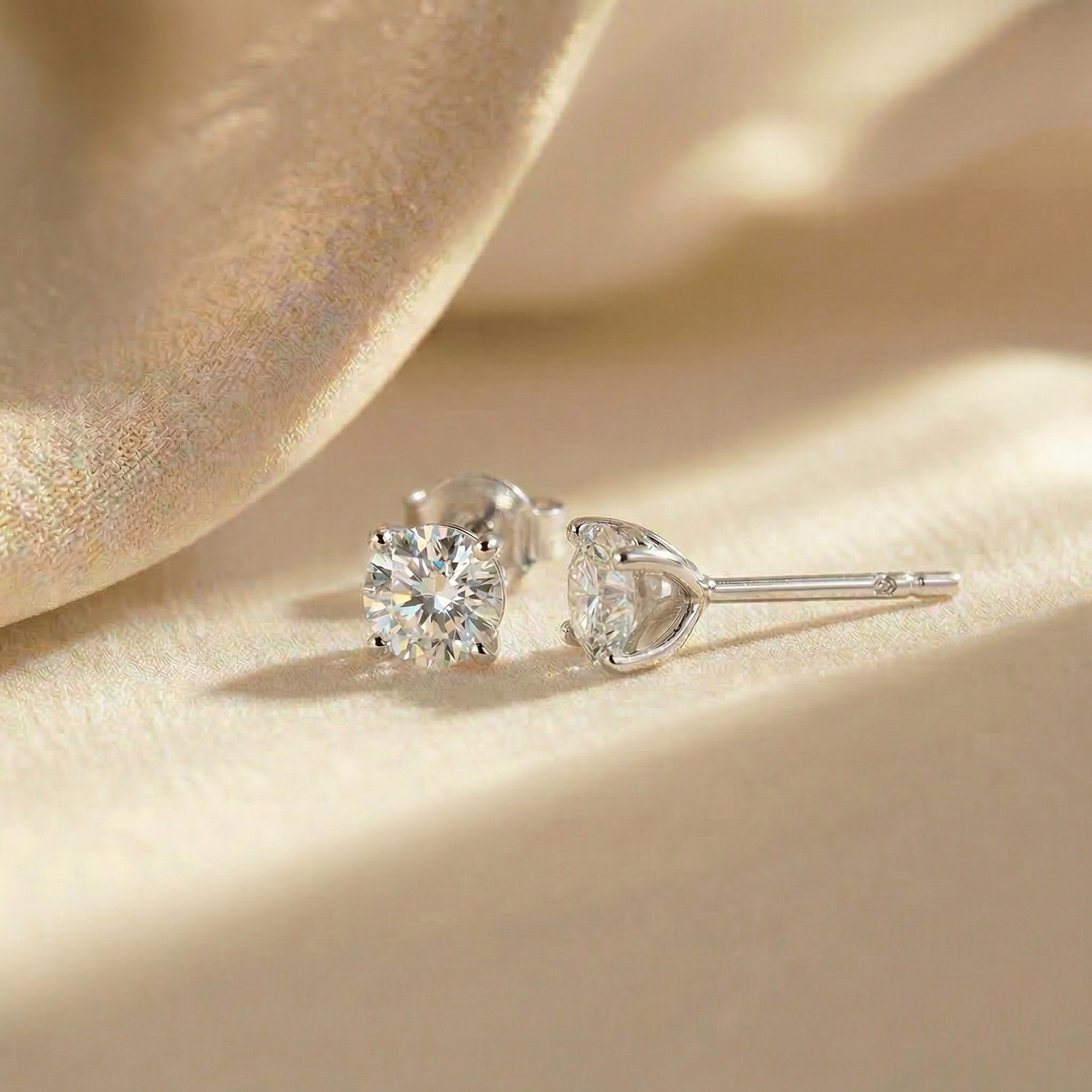 Bông tai Platinum thiết kế Solitaire Moissanite BN JEWELRY | đá 4.0 li - BDY2067