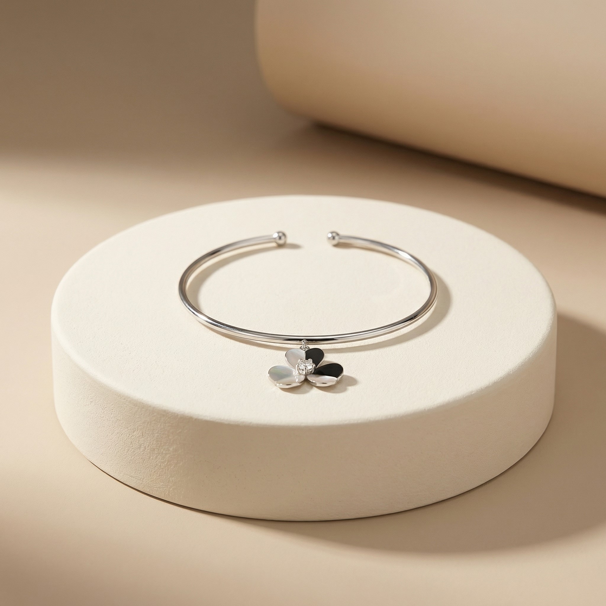 Vòng tay GF 14K thiết kế Cỏ Ba Lá Đính Đá Moissanite BN JEWELRY | VKY1838_E