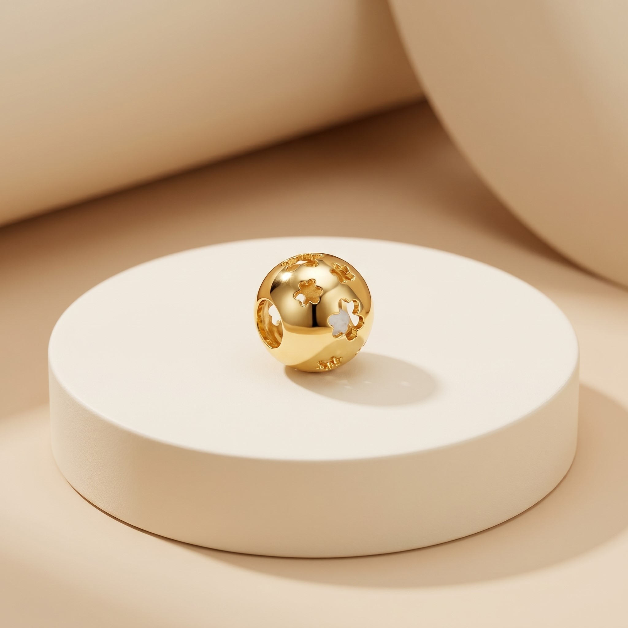 Mặt dây chuyền Gold Filled 14K 1/20 charm bi khắc laser hoa 3 cánh BN JEWELRY | bản 9 ly - PK492_E