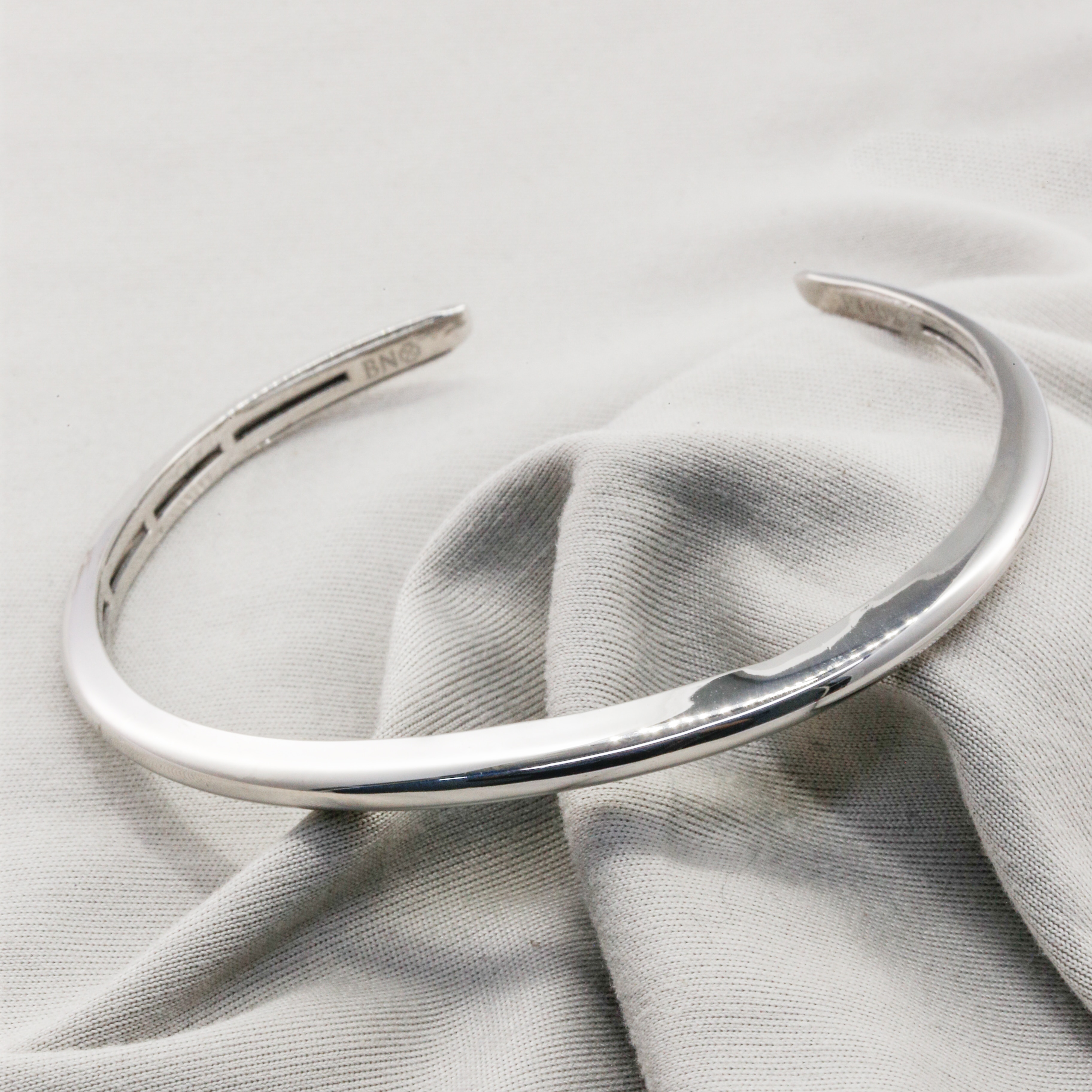 Vòng tay Bạch kim Platinum 10% thiết kế hở bán nguyệt BN JEWELRY - VKY1873_PT