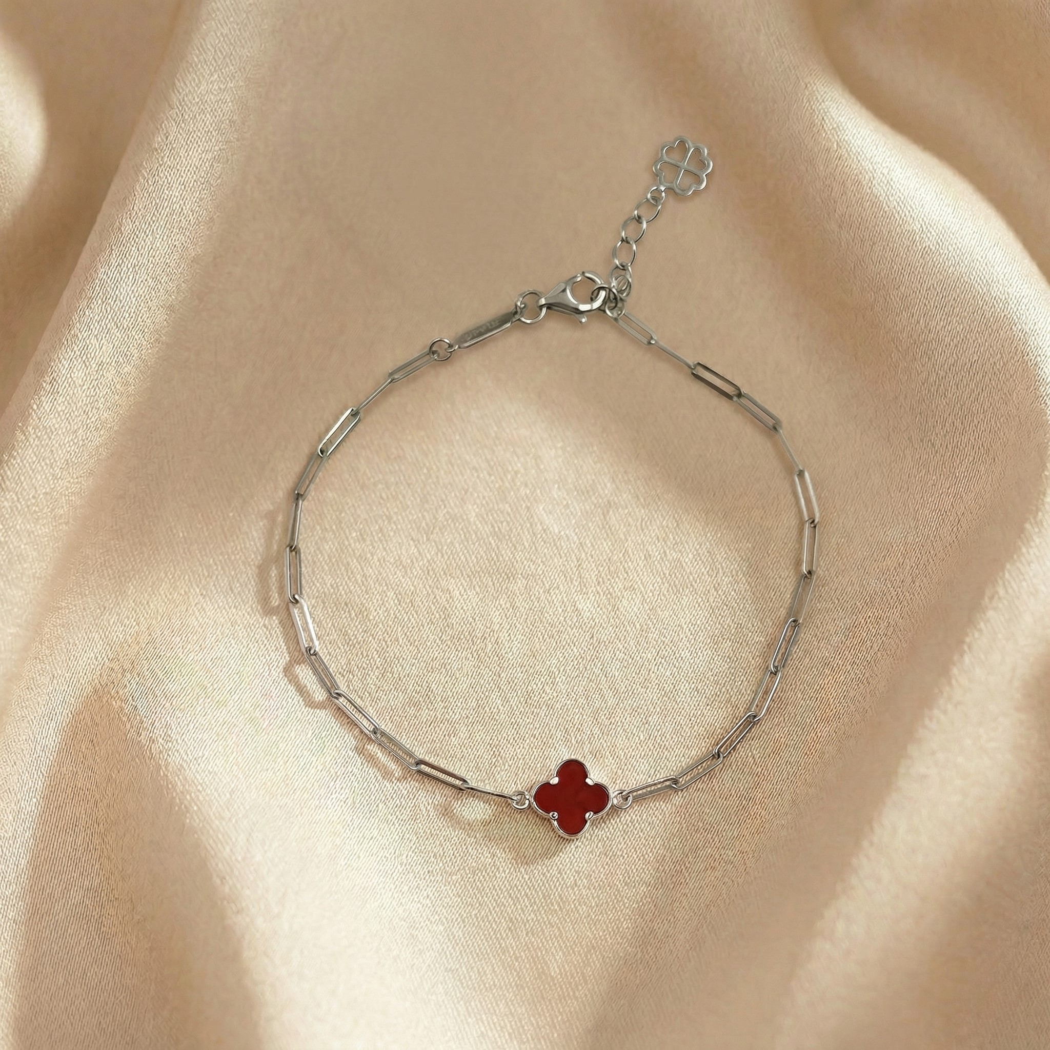 Lắc tay dainty mặt cỏ 4 lá đính đá BN JEWELRY | 1 charm 10 ly