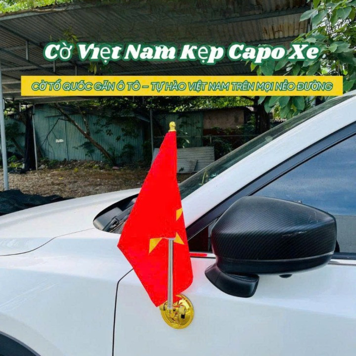 Cột Cờ Việt Nam gắn Capo