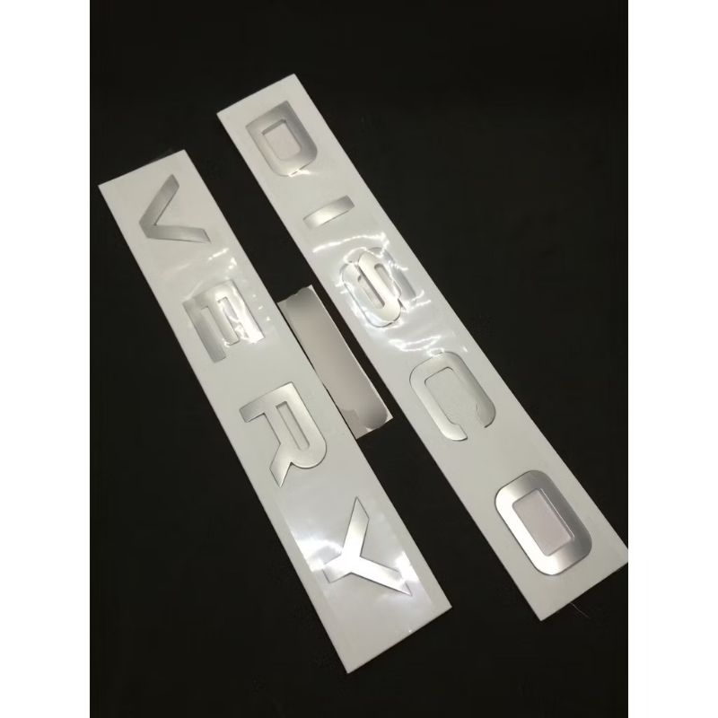 Chữ nổi 3D Discovery dán nắp capo