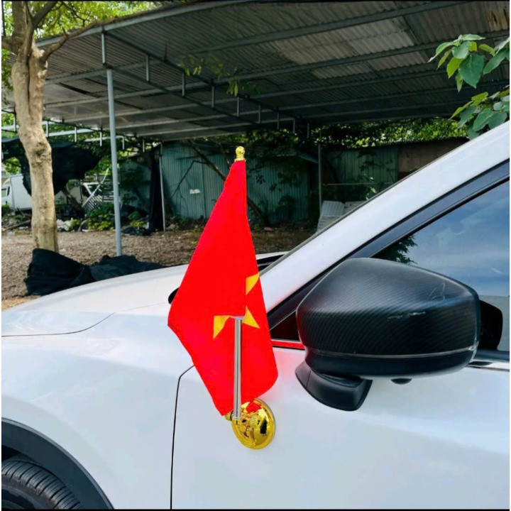 Cột Cờ Việt Nam gắn Capo
