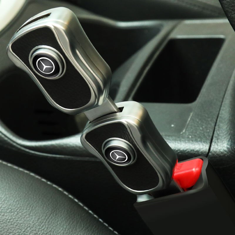 Chốt cắm tiếp nối vân carbon chữ VIP -1 cái