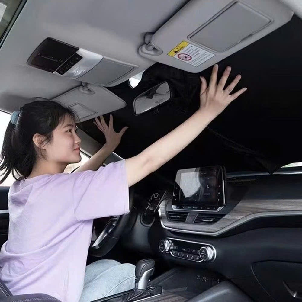 Tấm che nắng kính lái phủ bạc titan gấp gọn